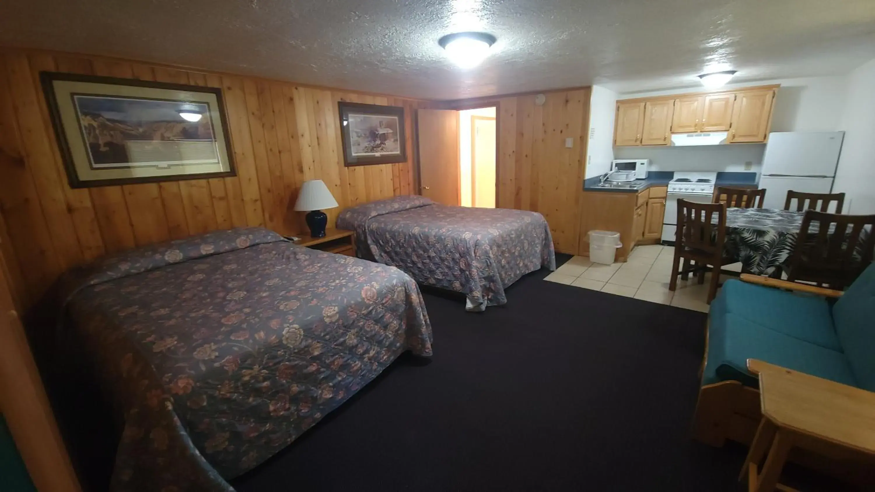 Deluxe Double Room in Westwood Motel Deluxe Double Room in Westwood Motel