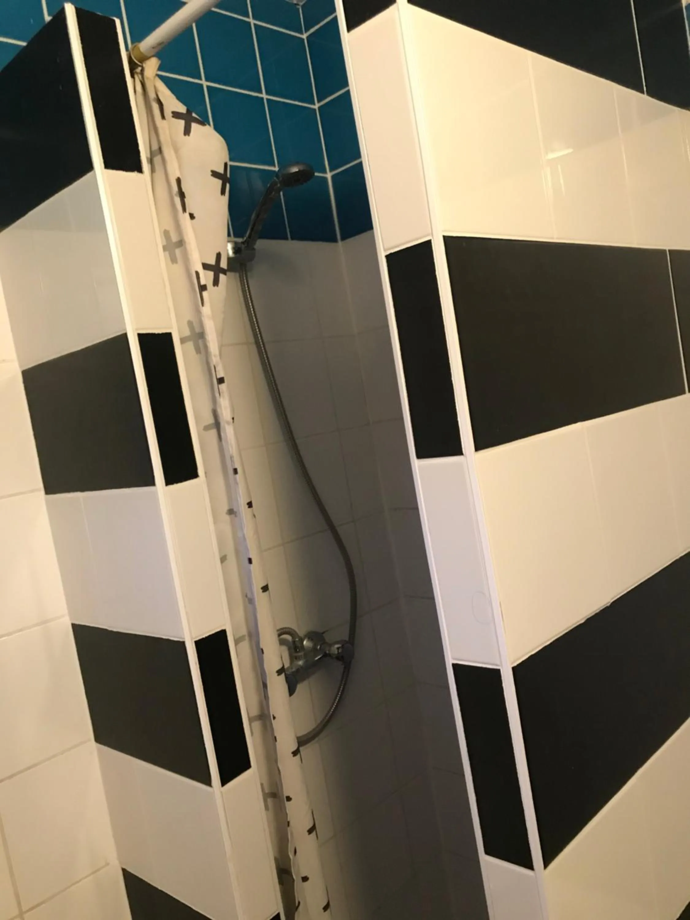 Shower in FM Hotel