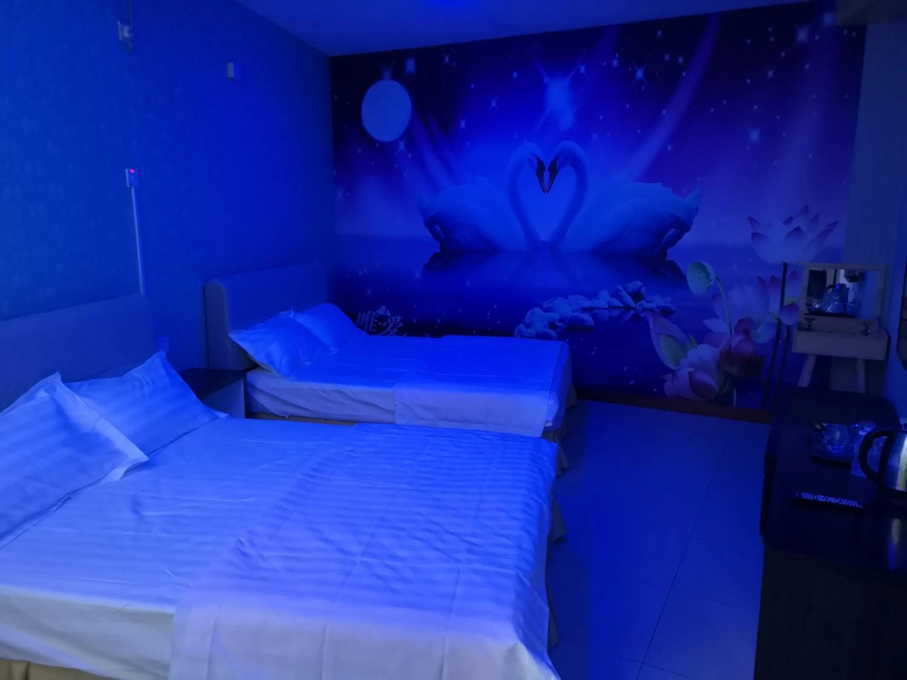 Bed in Home Inn Hotel