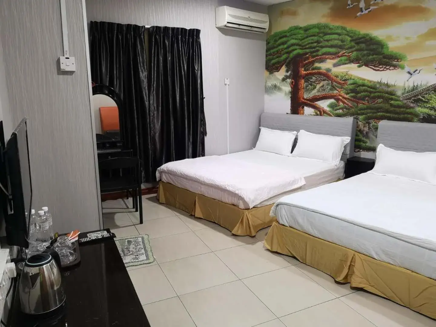 Bed in Home Inn Hotel Bed in Home Inn Hotel