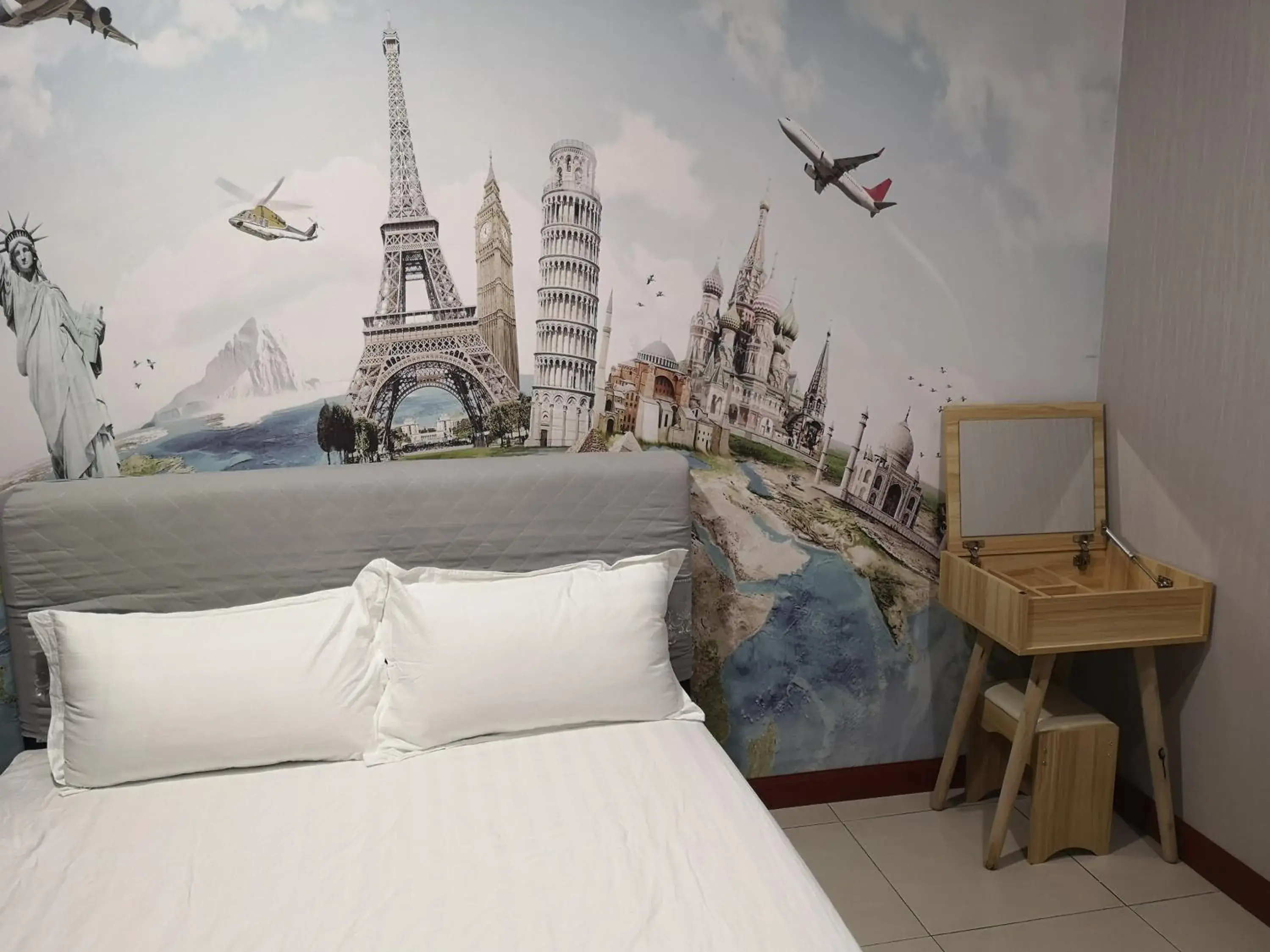 Deluxe Double Room with Bath in Home Inn Hotel Deluxe Double Room with Bath in Home Inn Hotel