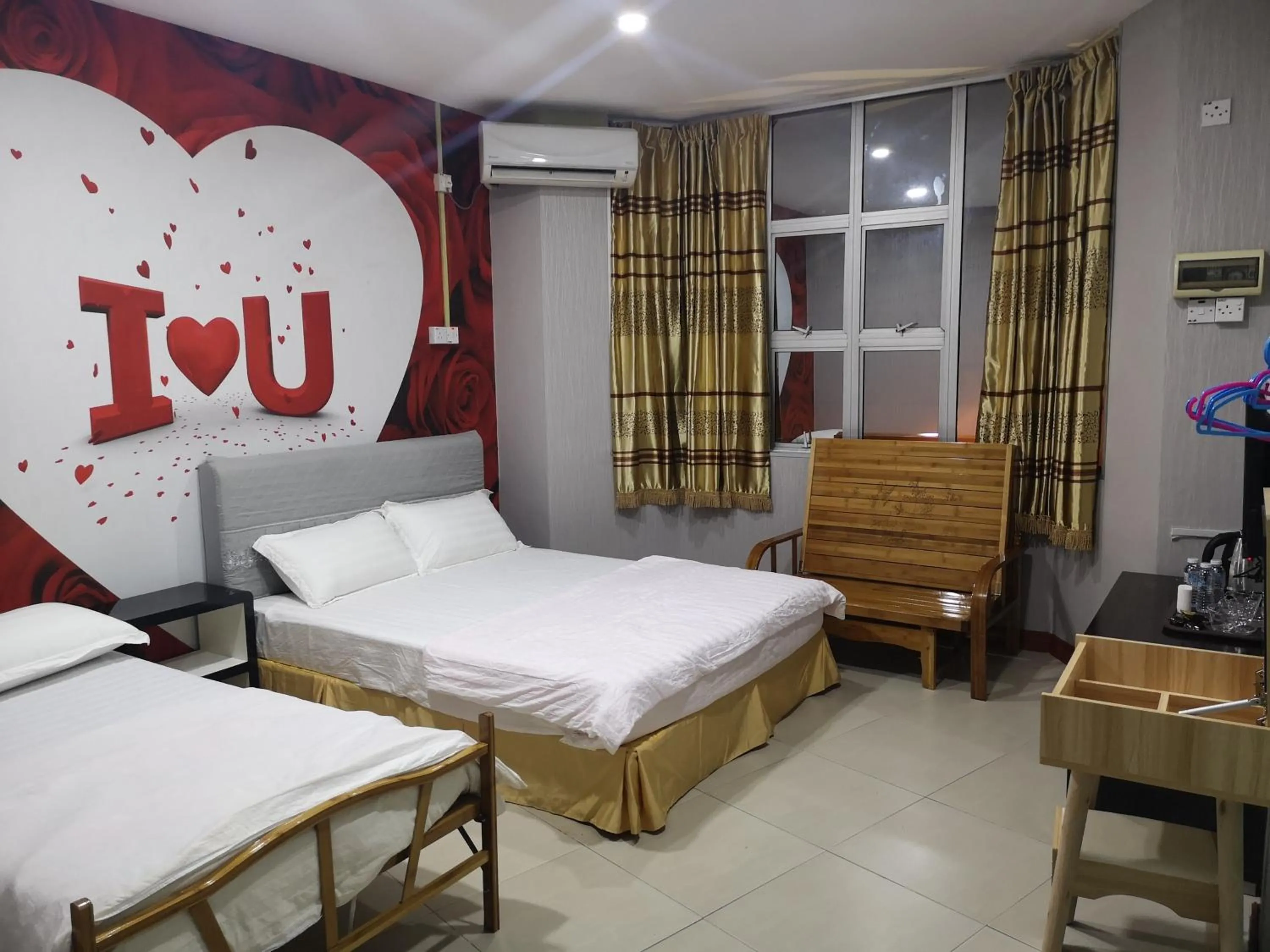 Photo of the whole room, Bed in Home Inn Hotel