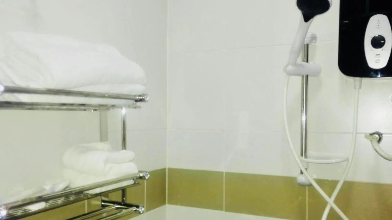 Bathroom in Home Inn Hotel