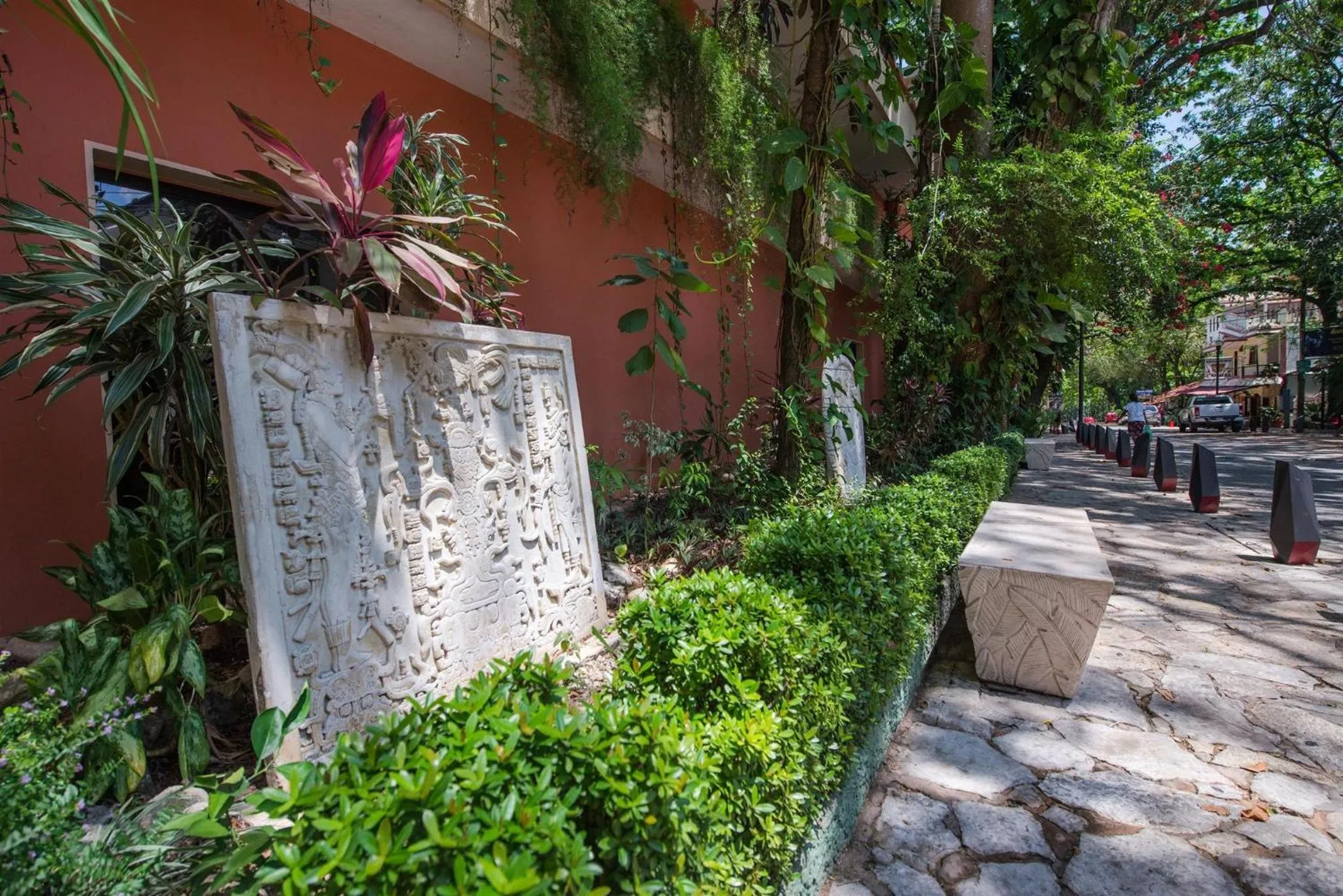 Facade/entrance in Maya Tulipanes Express