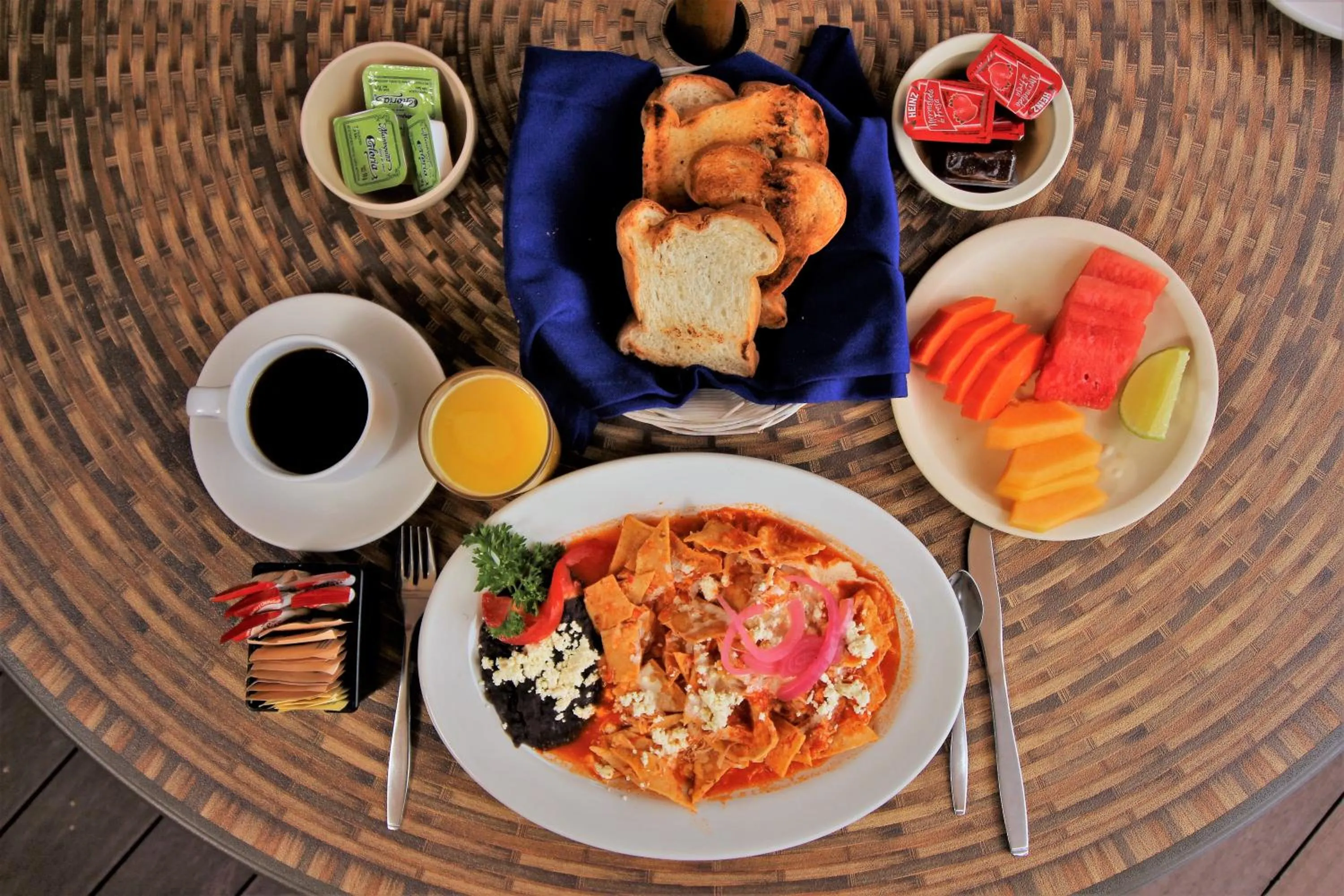 Breakfast in Maya Tulipanes Express