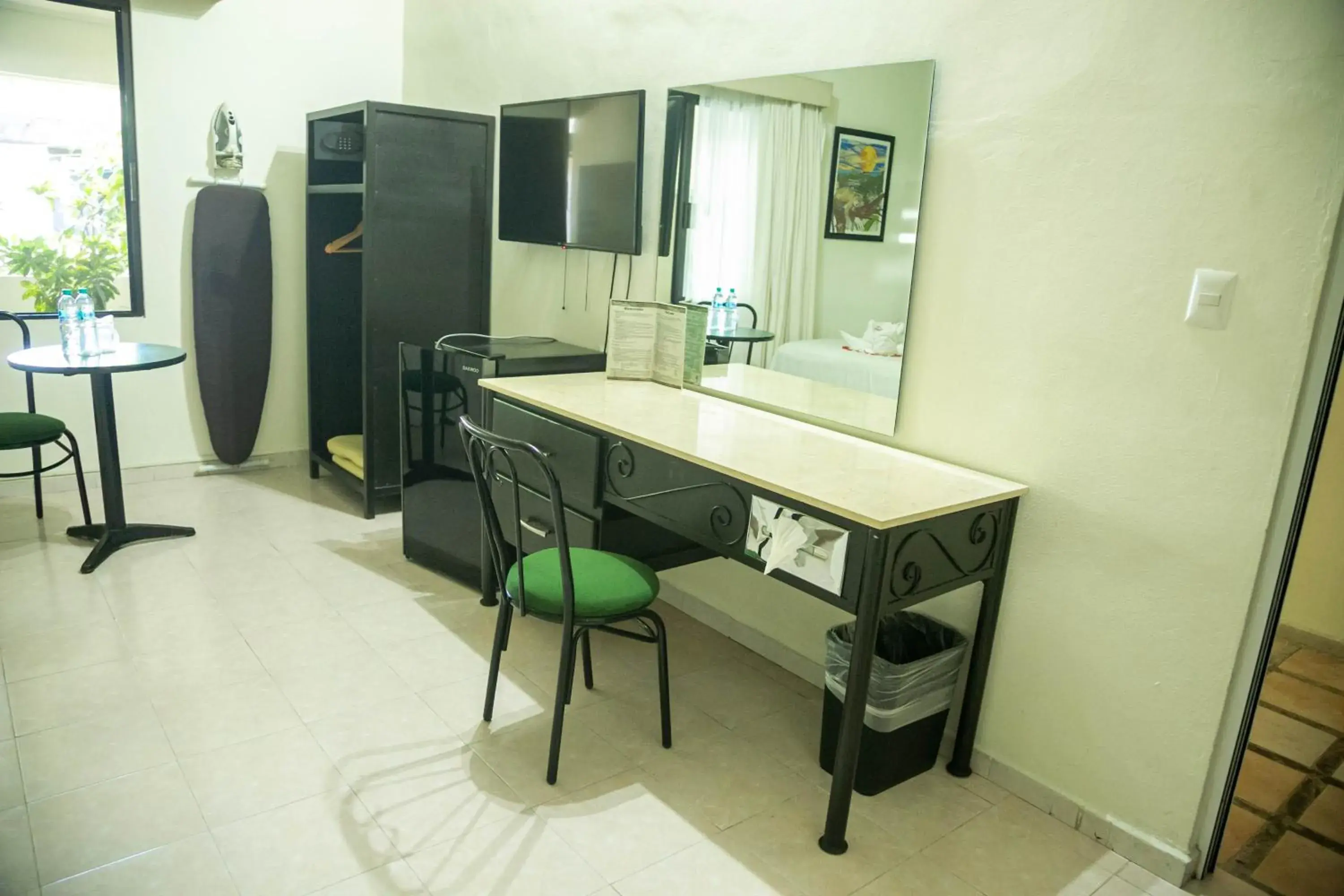 Budget Twin Room in Maya Tulipanes Express Budget Twin Room in Maya Tulipanes Express