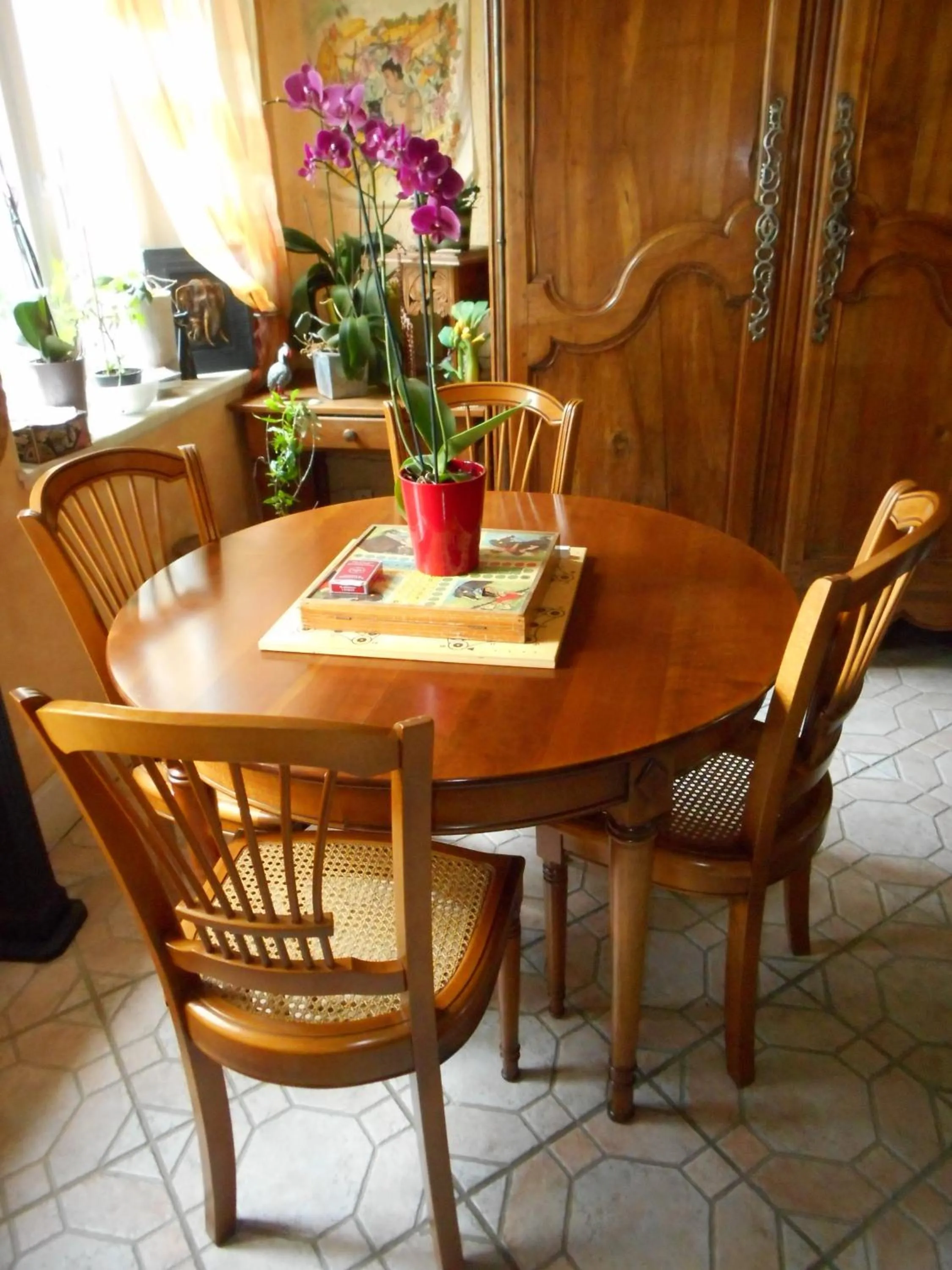 Communal lounge/ TV room in Chambres d'hôtes Au presbytère