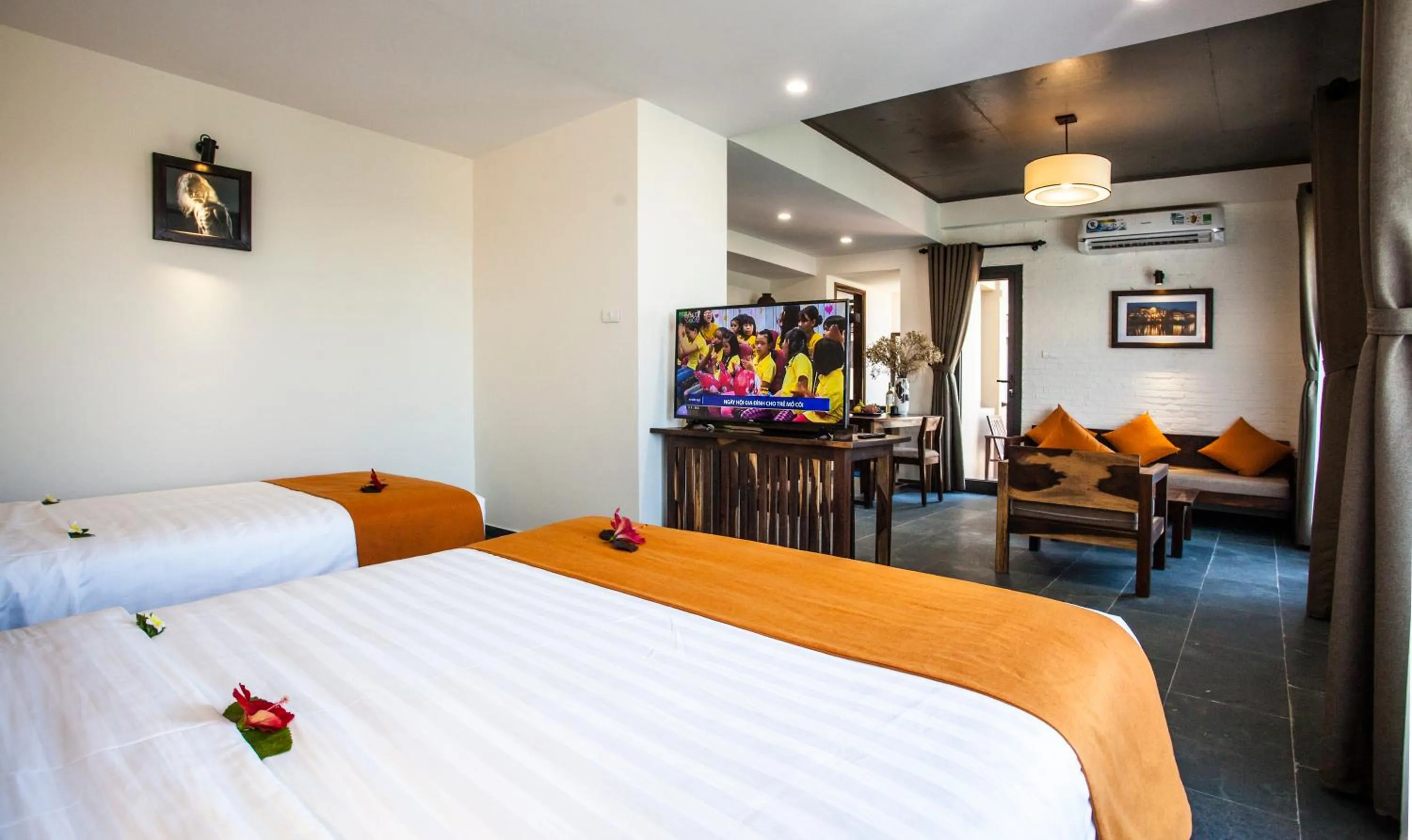 Photo of the whole room, Bed in Sông Lụa (Silk River Villa)