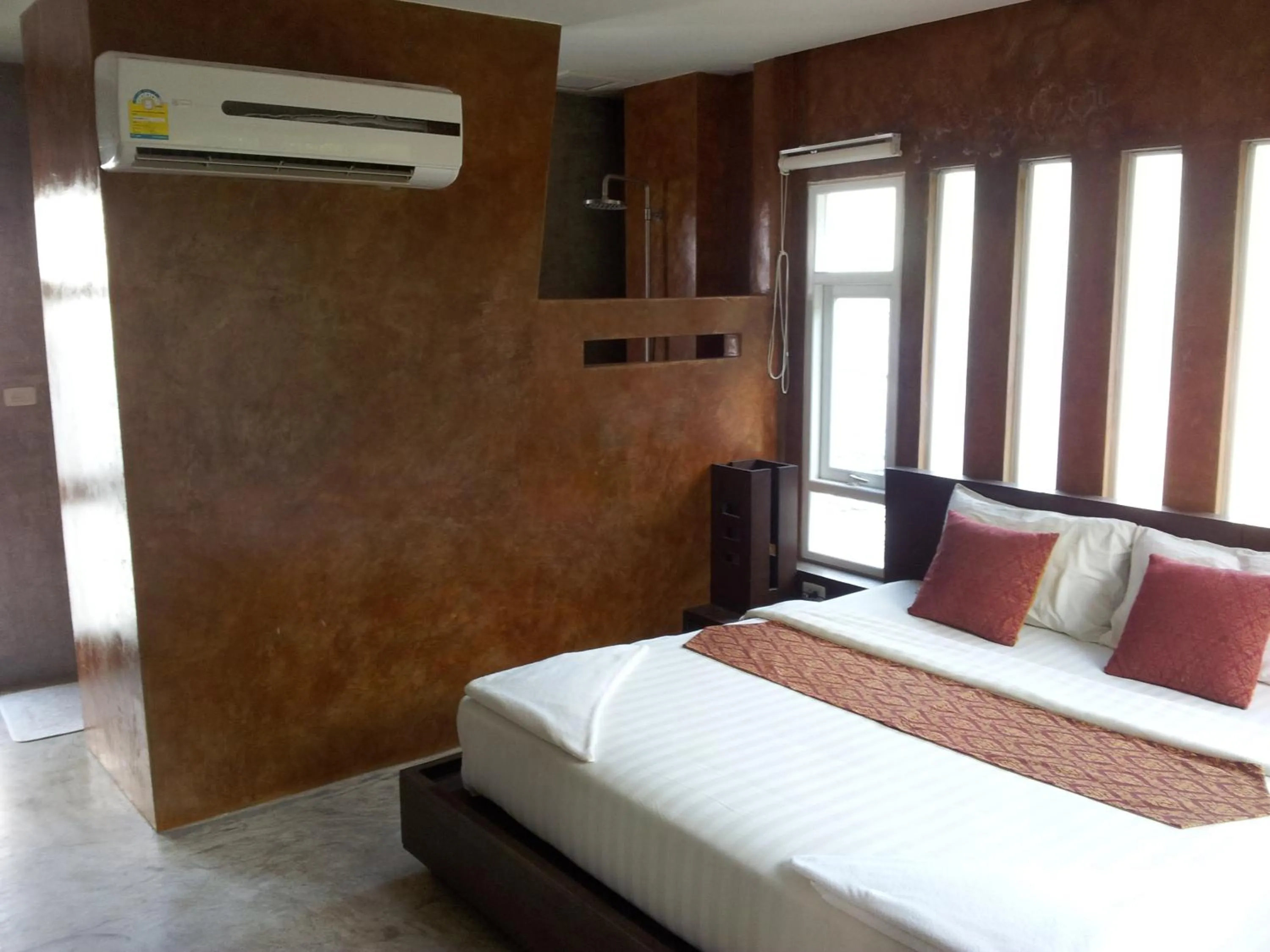 Bed in Silver Sands Resort - Koh Tao