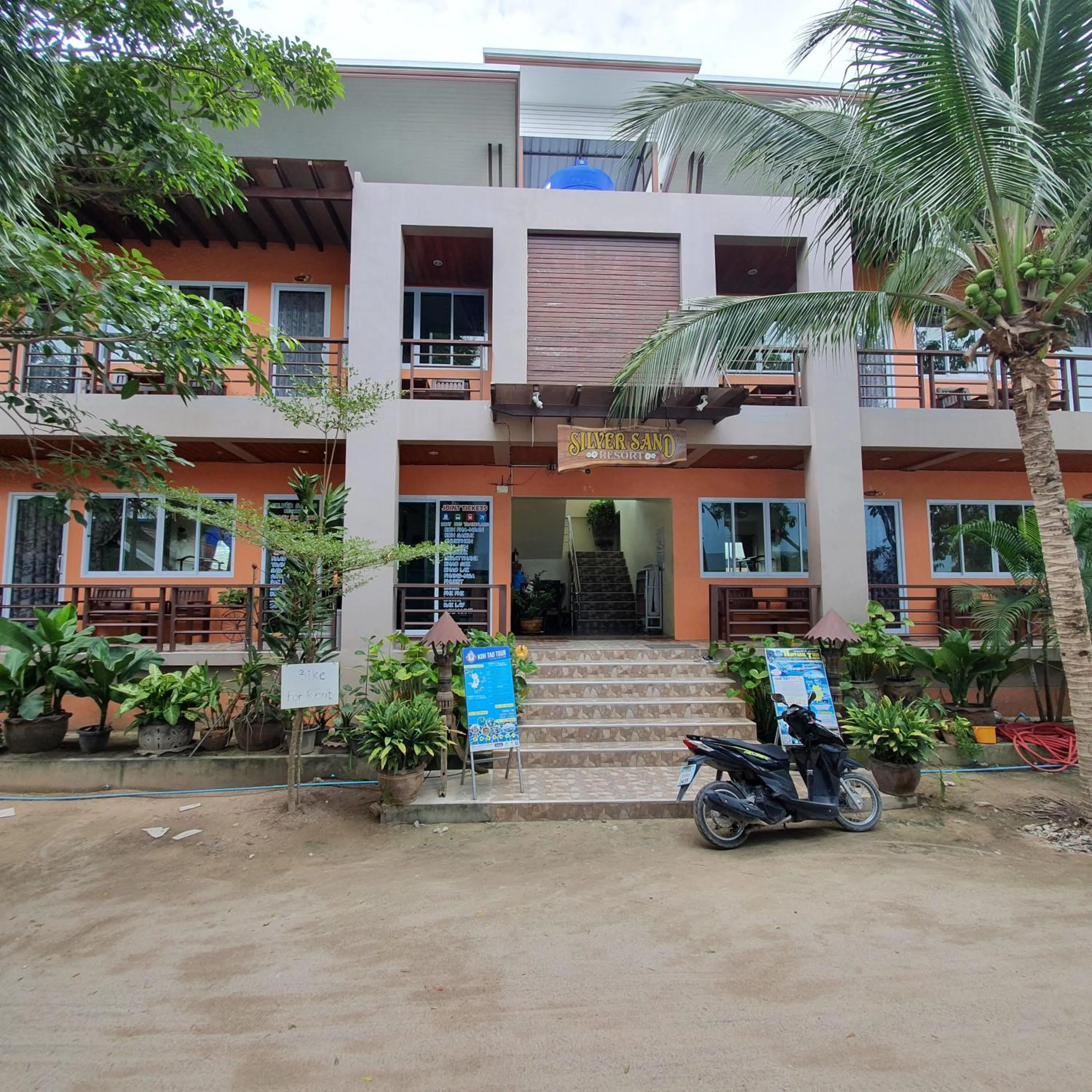 Facade/entrance in Silver Sands Resort - Koh Tao