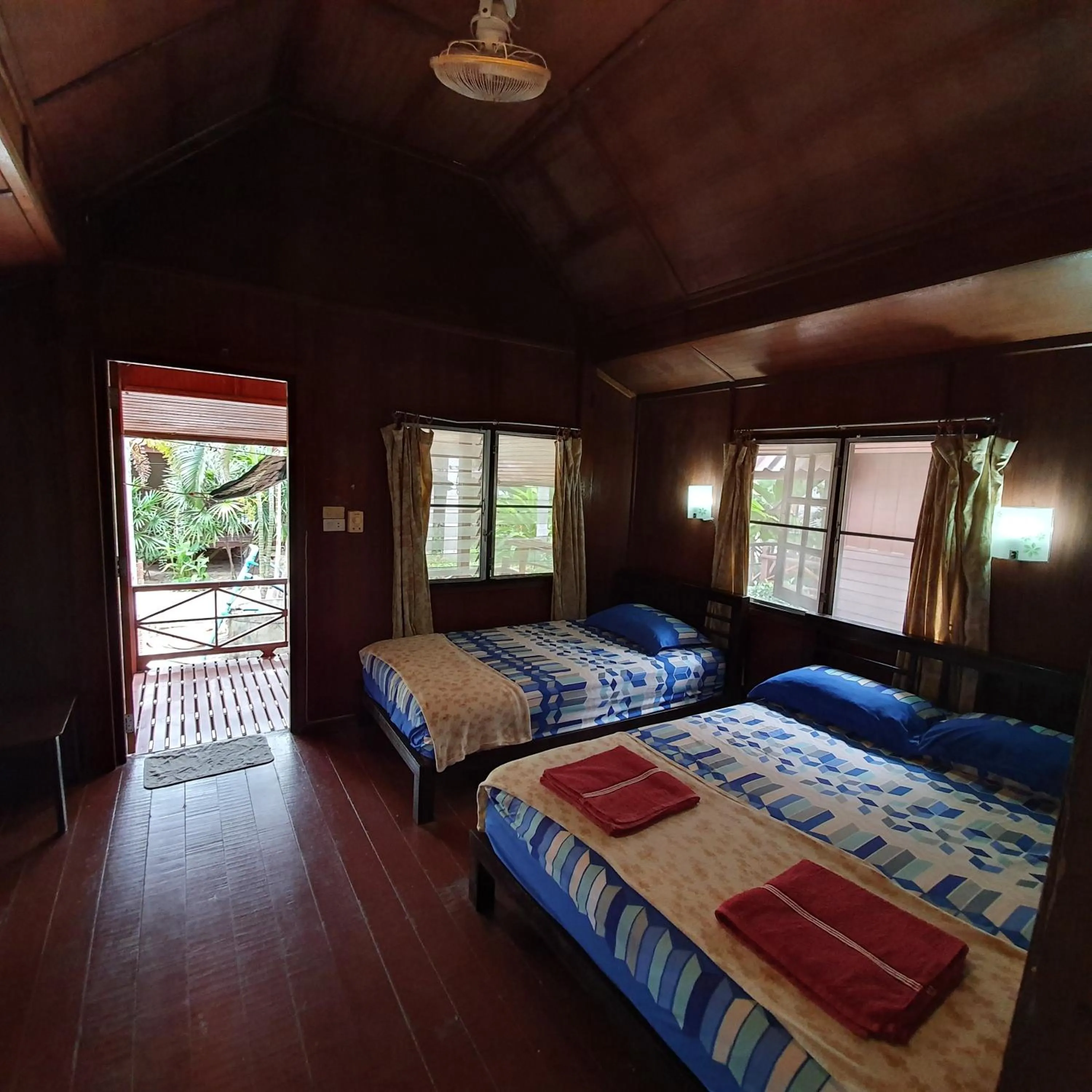 Bed in Silver Sands Resort - Koh Tao