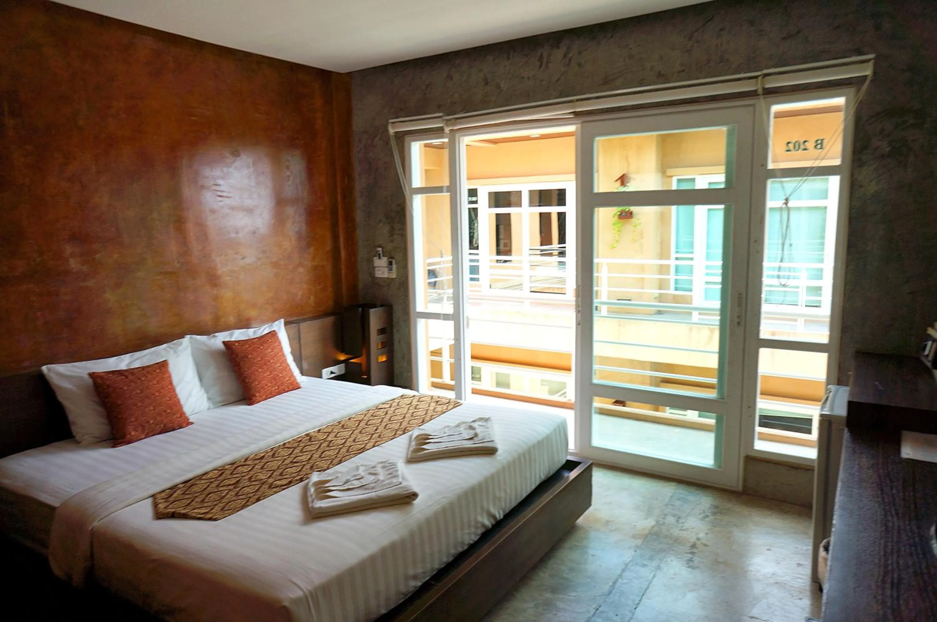 Bed in Silver Sands Resort - Koh Tao