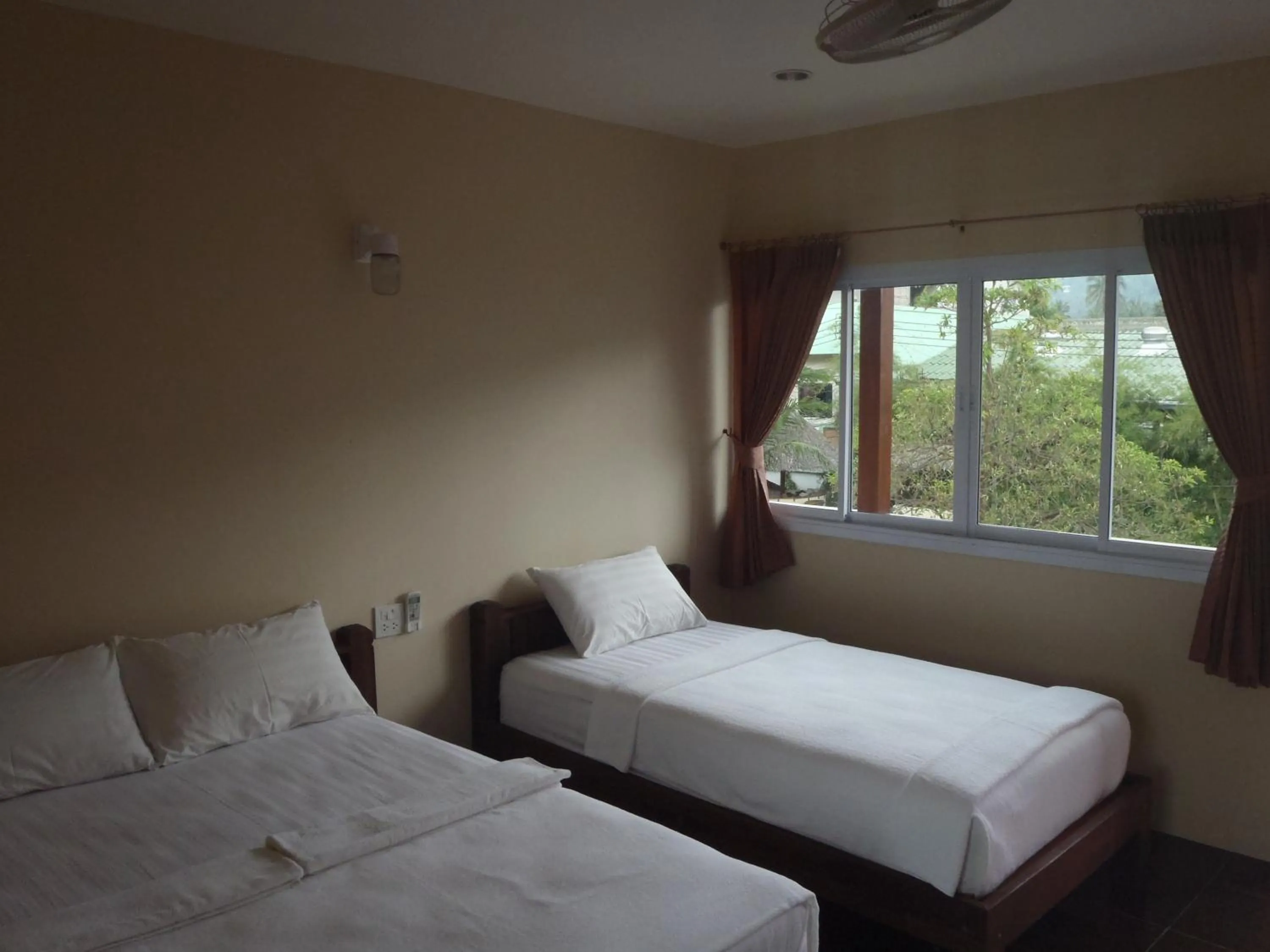 Bed in Silver Sands Resort - Koh Tao