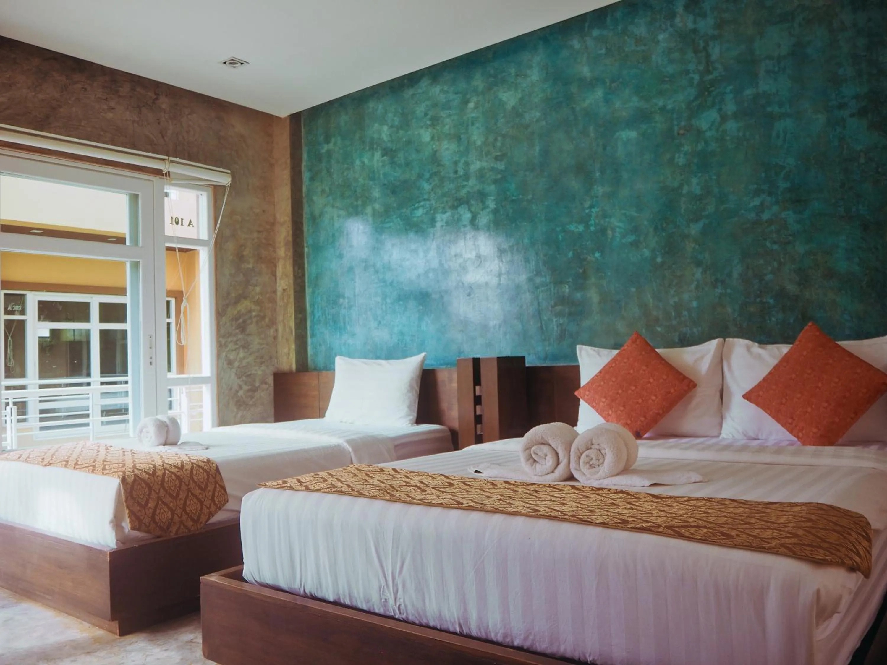 Bed in Silver Sands Resort - Koh Tao