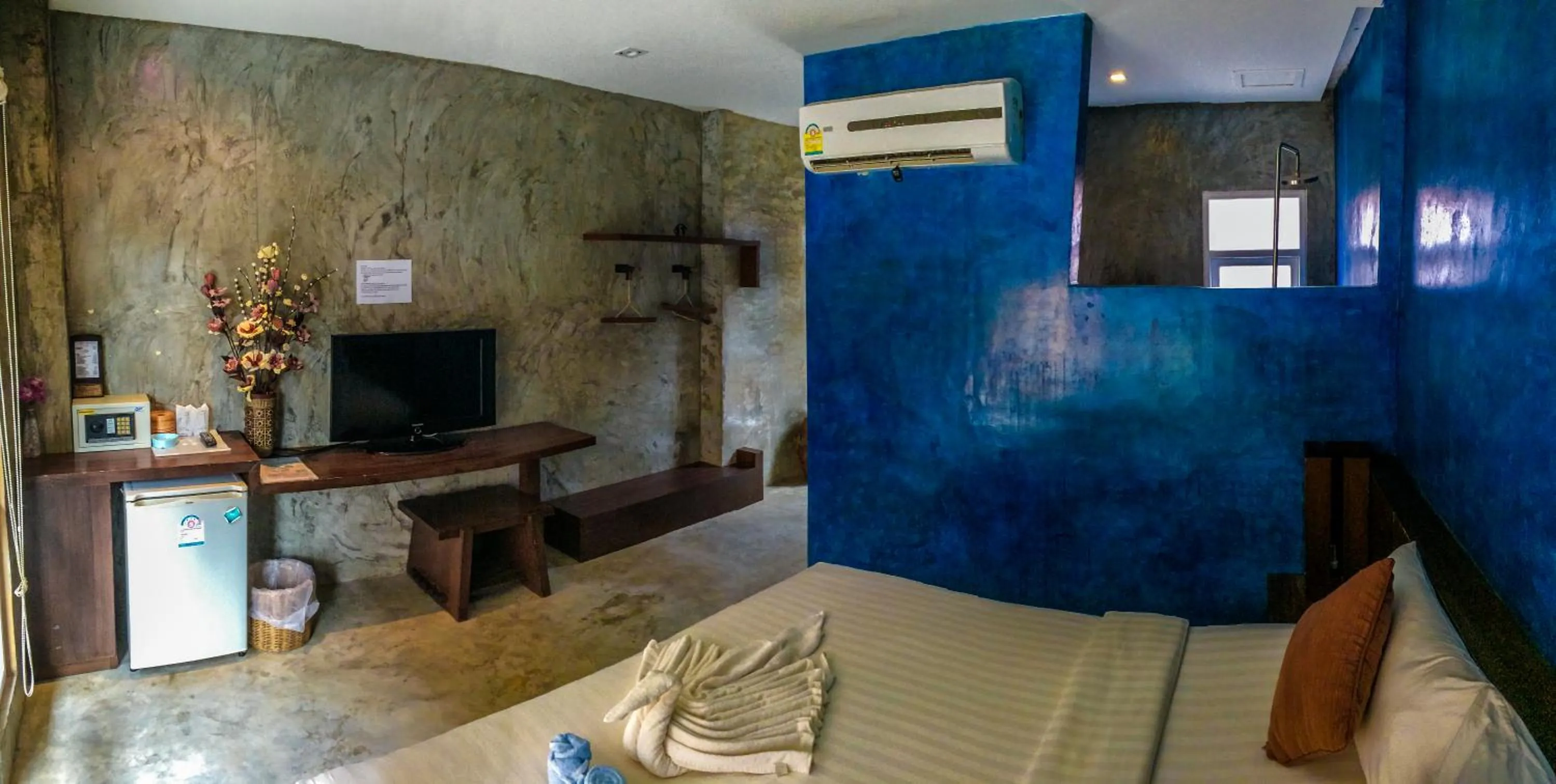 TV and multimedia, Bed in Silver Sands Resort - Koh Tao