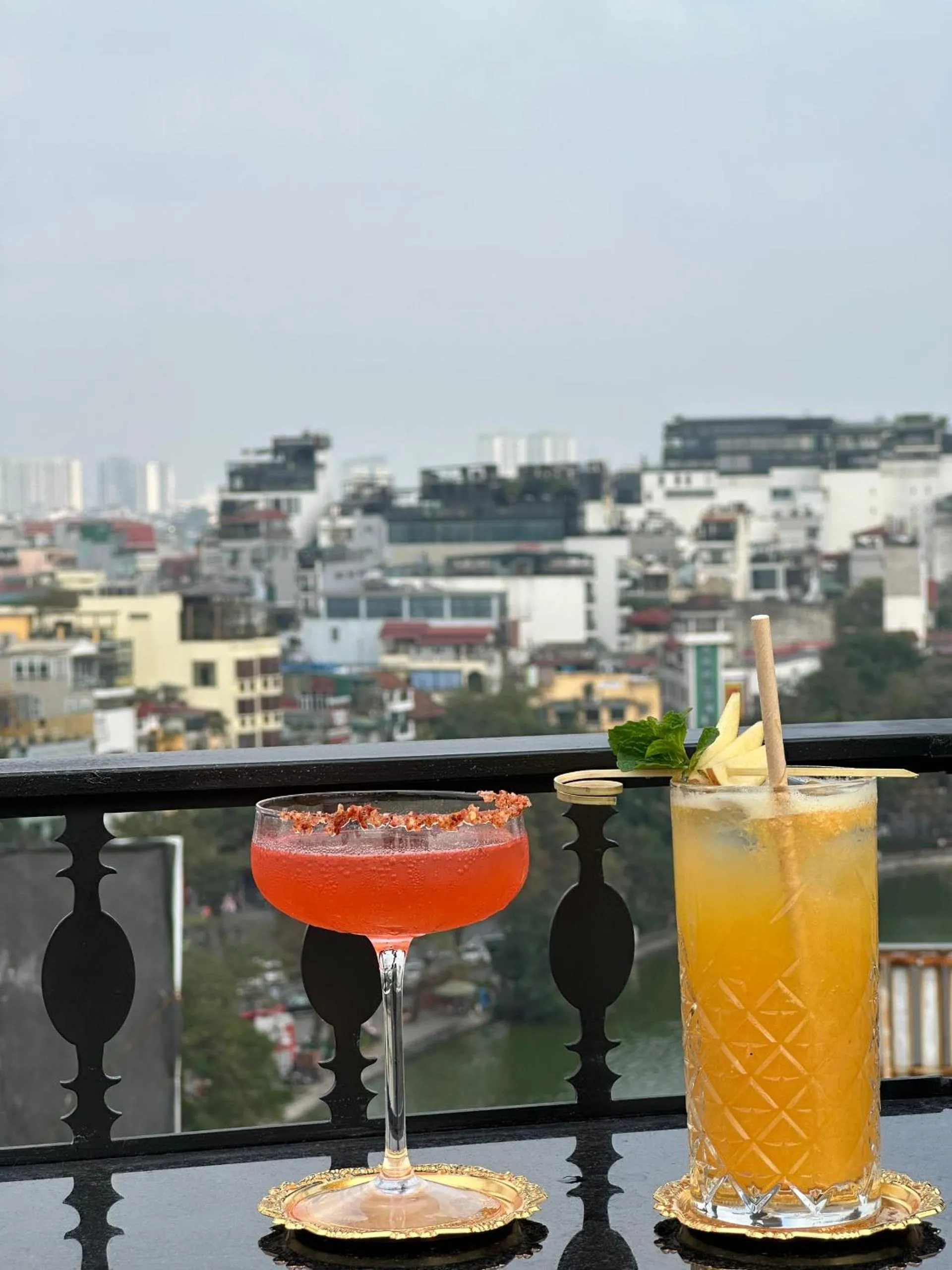 Food and drinks in Scent Premium Hotel