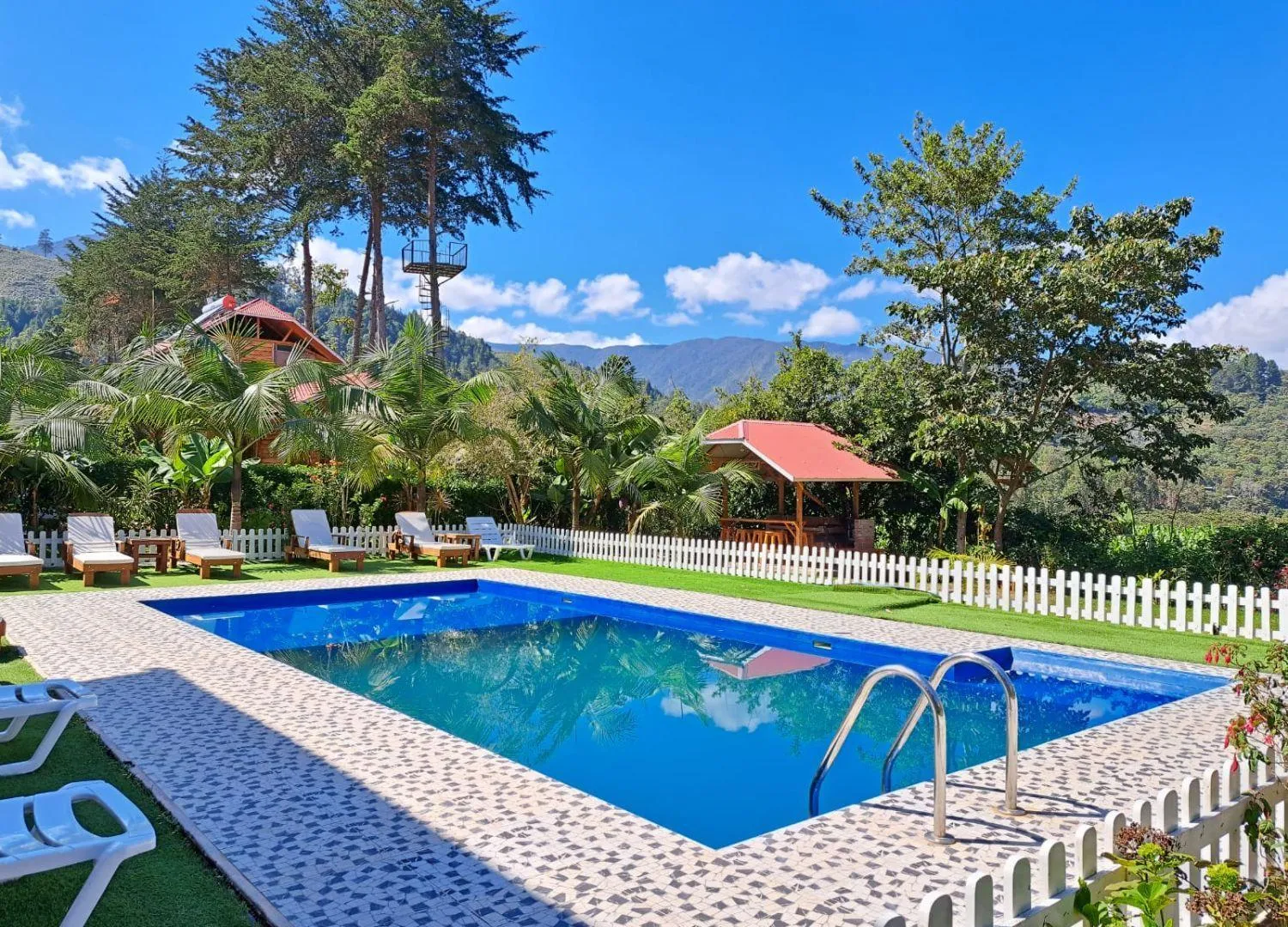 Swimming pool in Fundo Hassinger