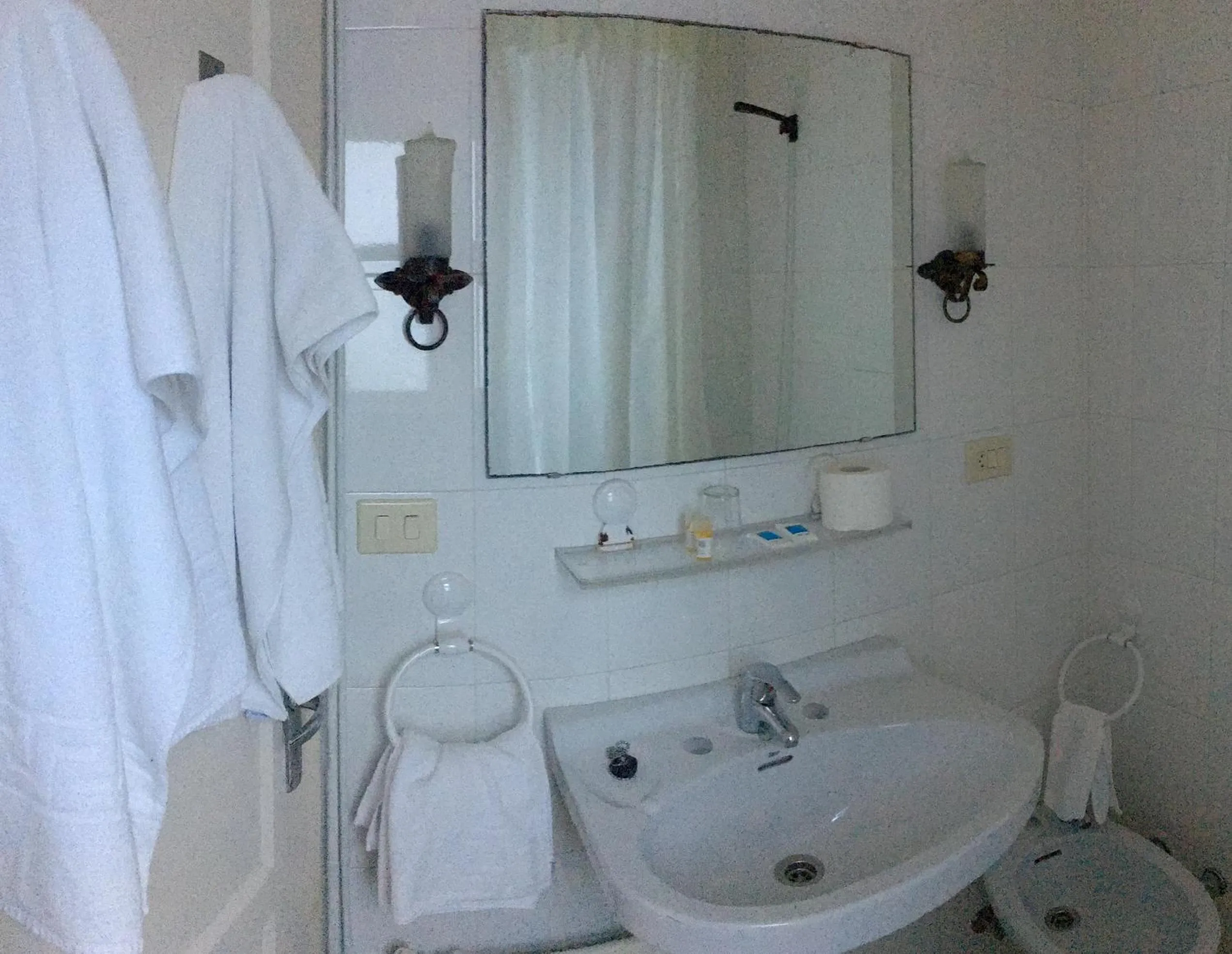 Bathroom in Hotel Bayona