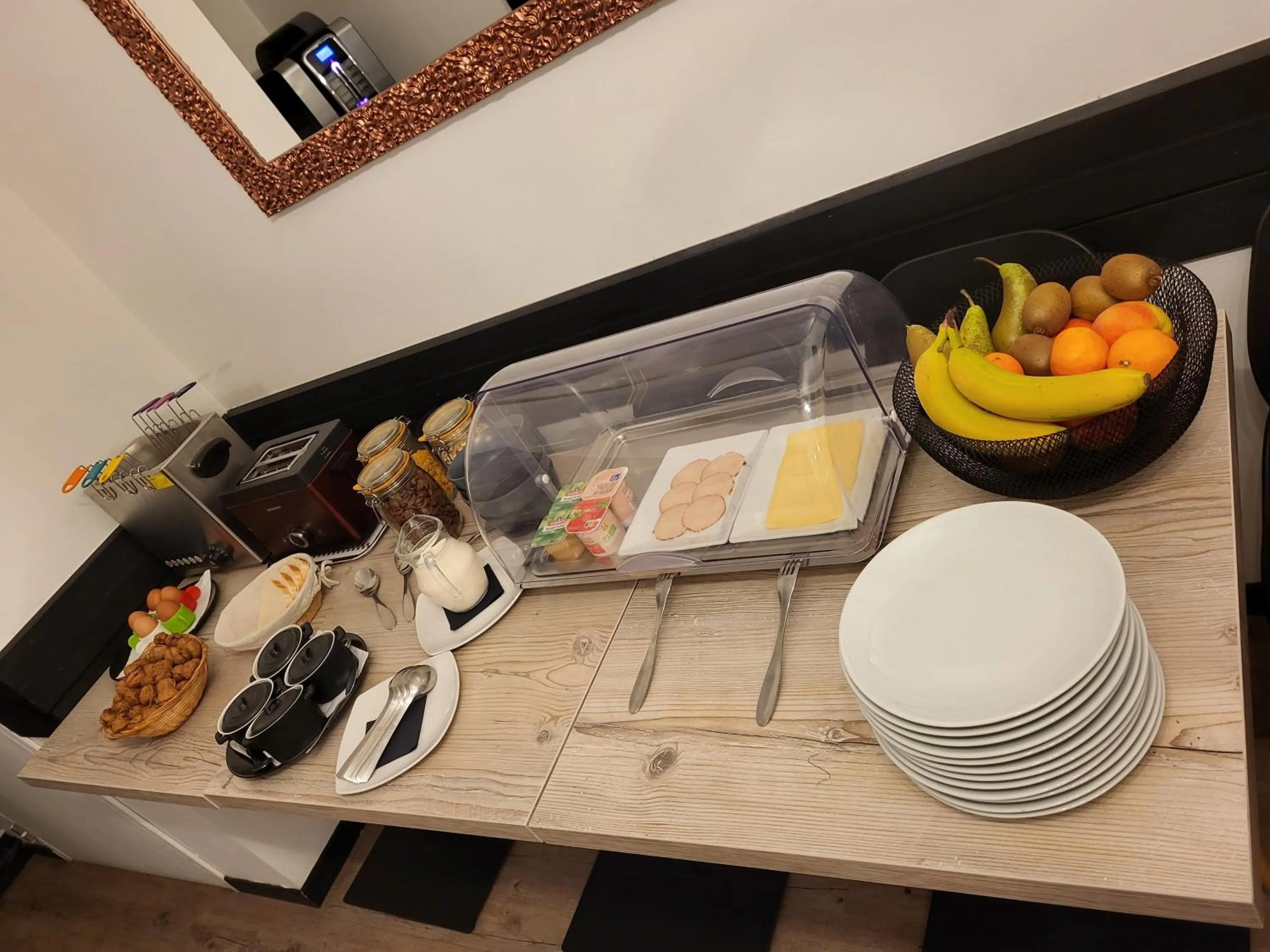 Food and drinks in Hôtel Alphée