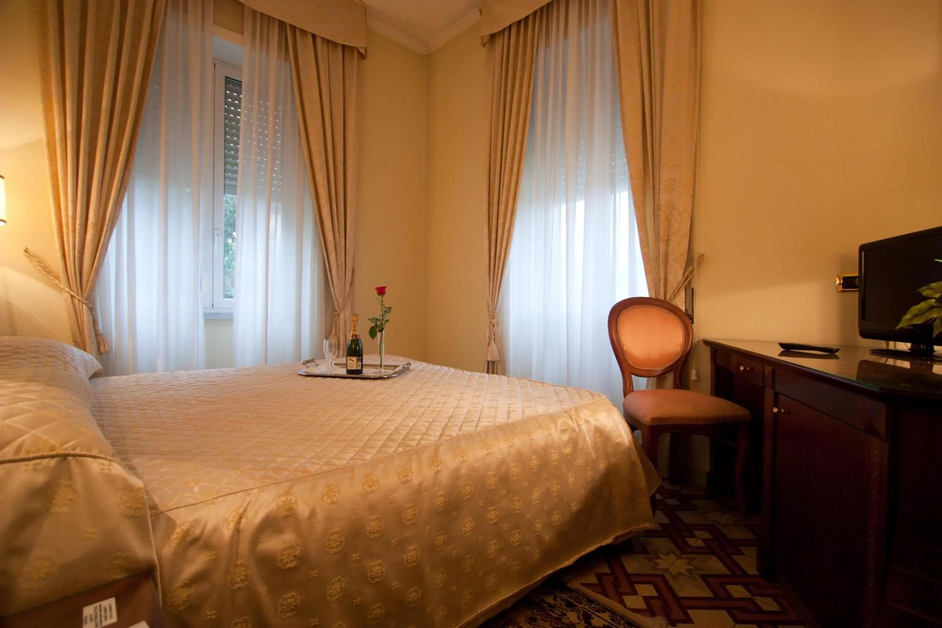 Bedroom, Bed in Hotel Villa Ida