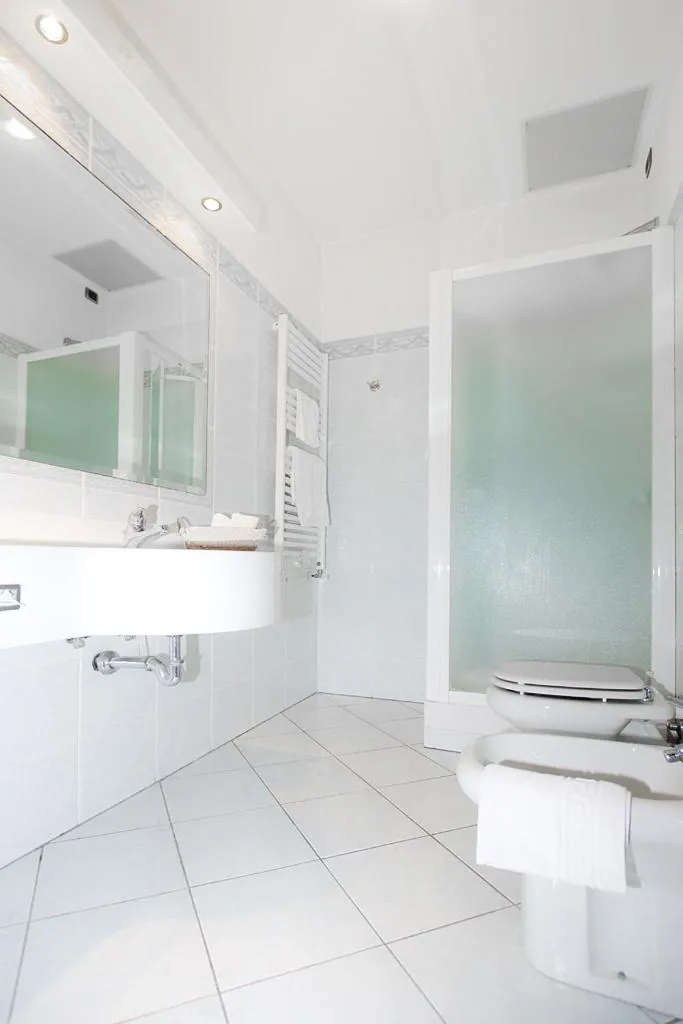 Bathroom in Hotel Villa Ida