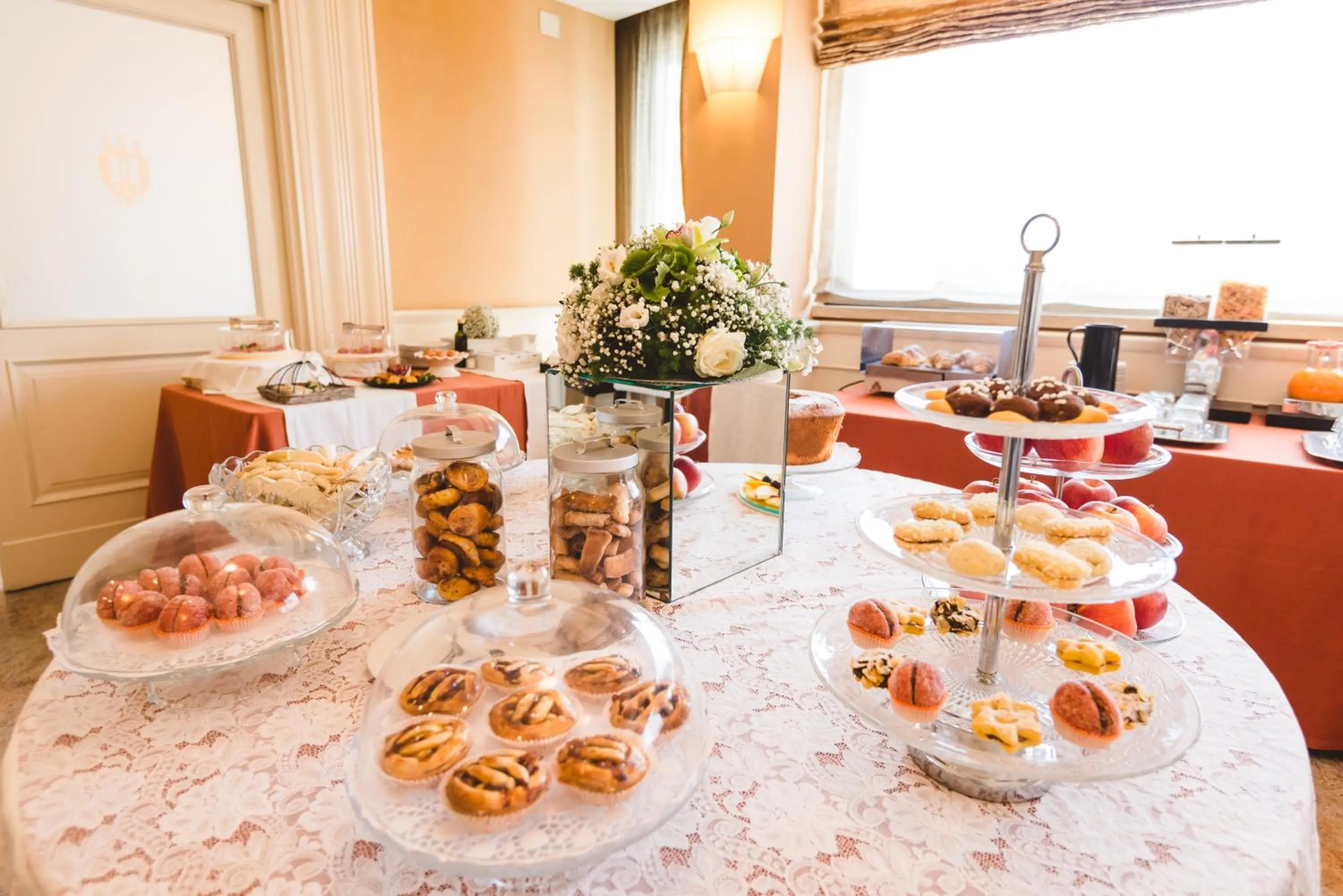 Food and drinks in Hotel Villa Ida