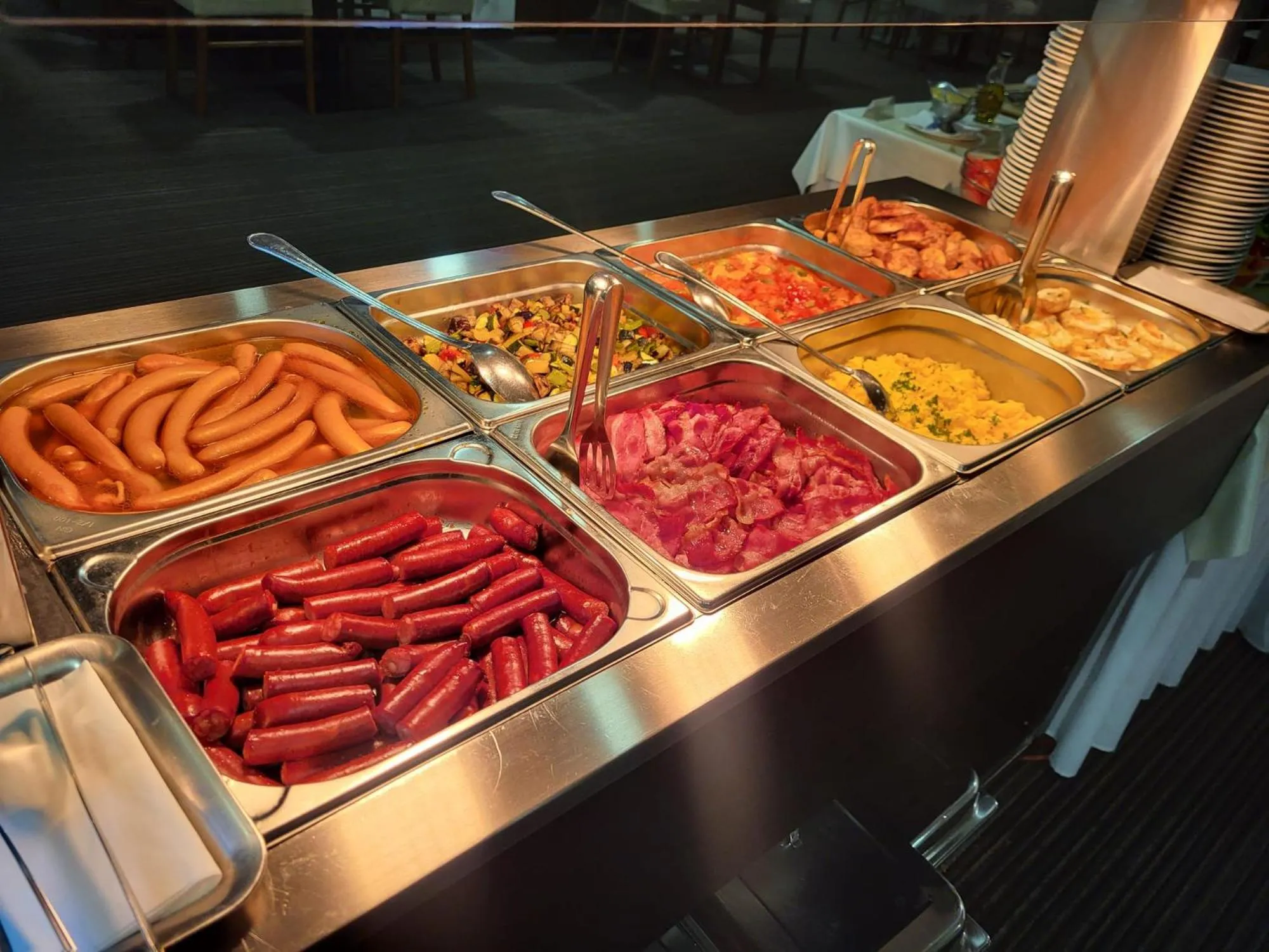 Restaurant/places to eat in Hotel Saffron