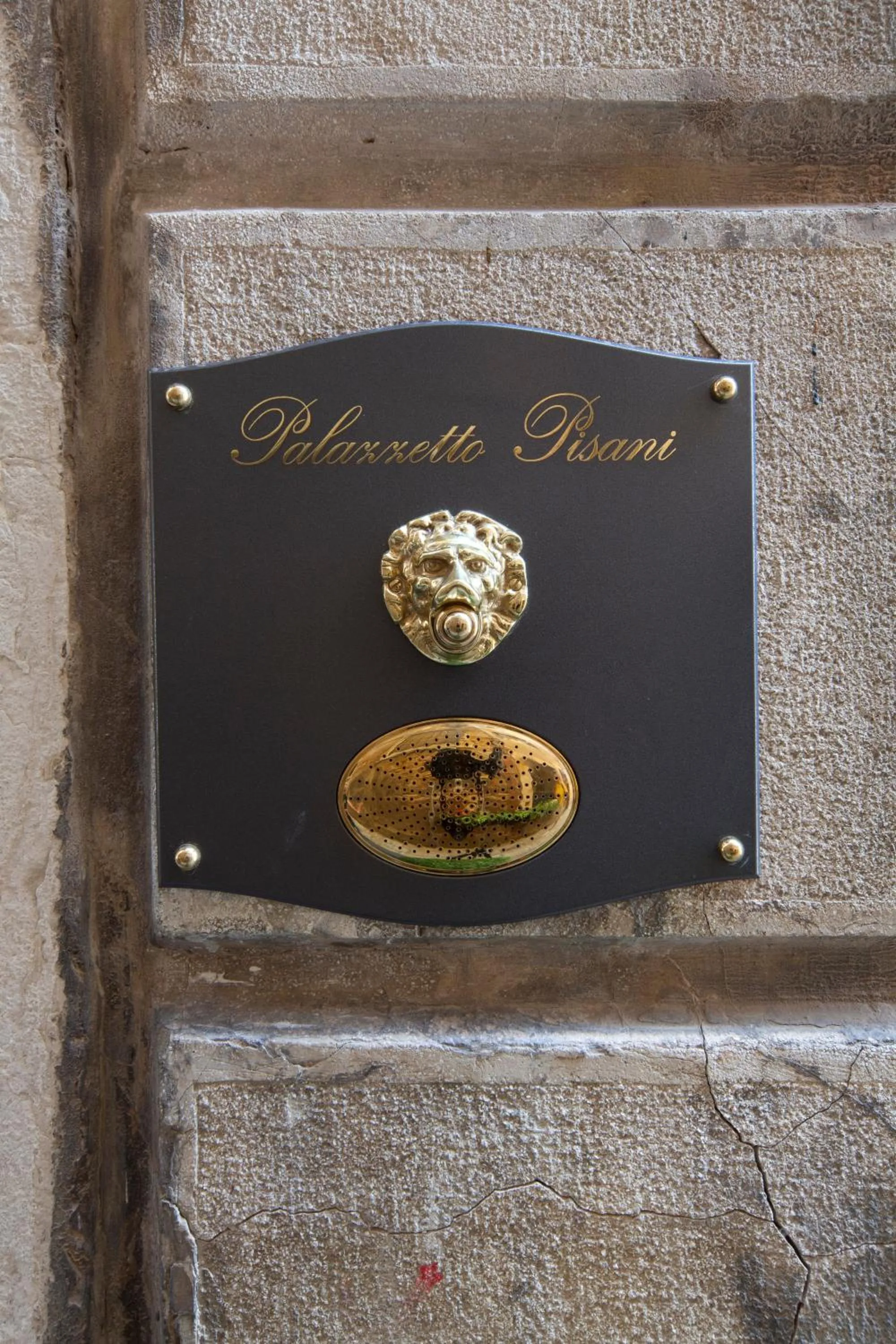 Facade/entrance in Palazzetto Pisani Grand Canal