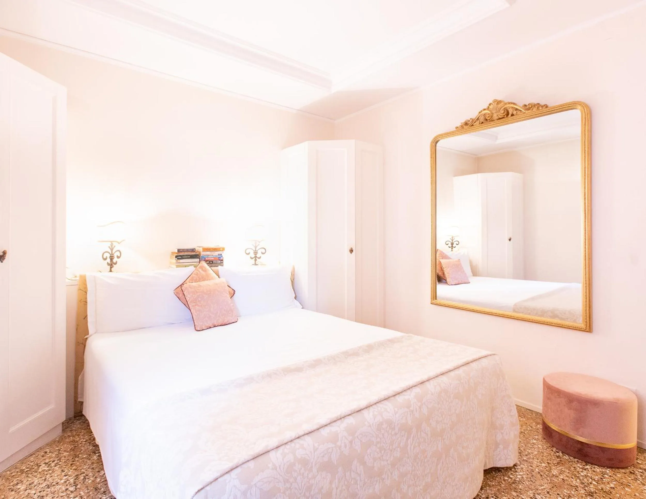 Bedroom, Bed in Palazzetto Pisani Grand Canal