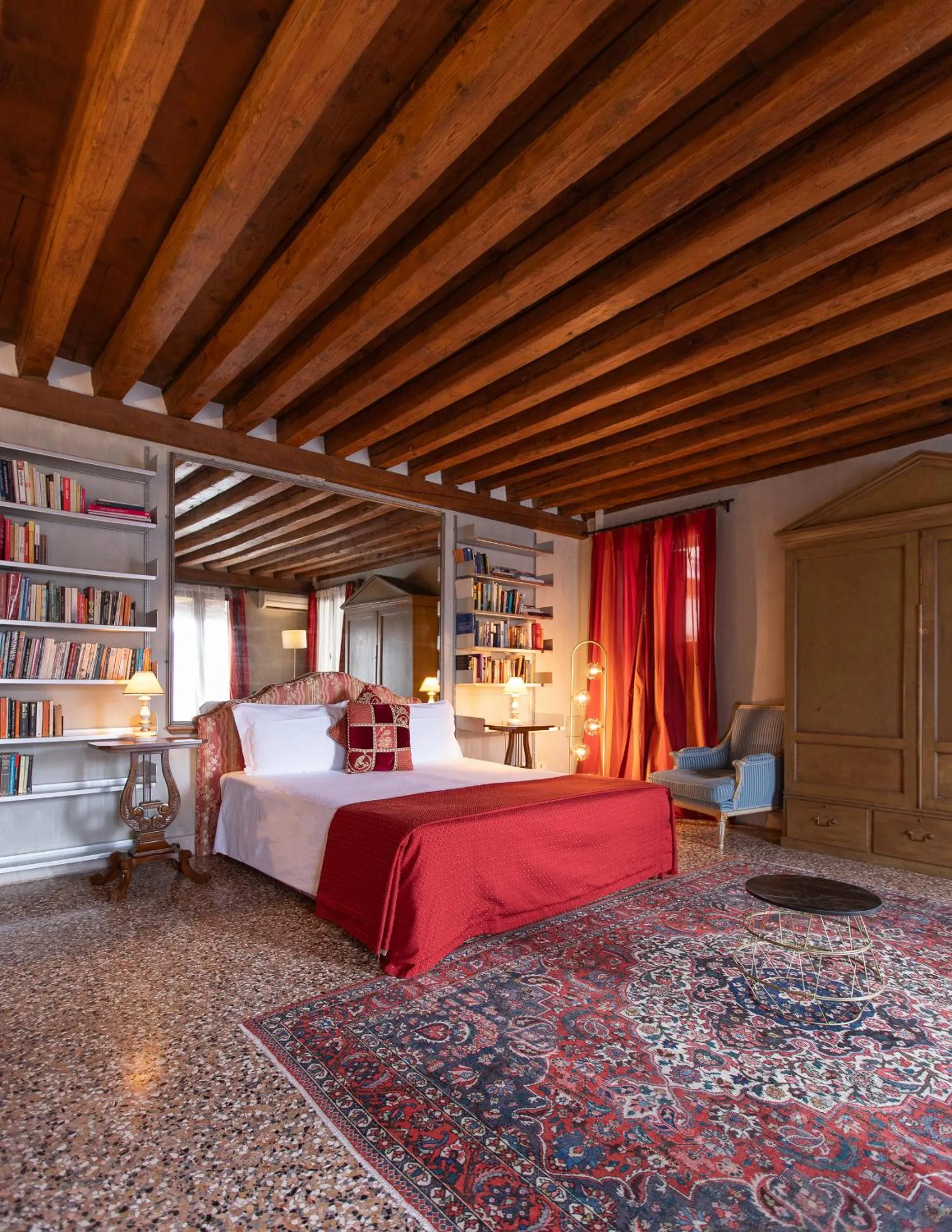 Bedroom, Bed in Palazzetto Pisani Grand Canal