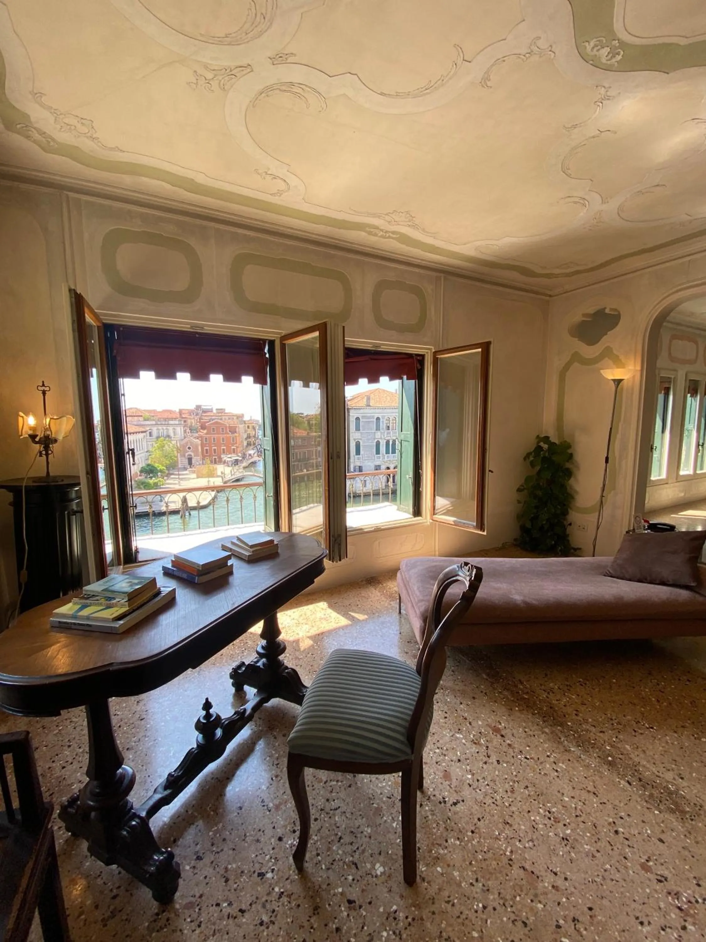Living room in Palazzetto Pisani Grand Canal