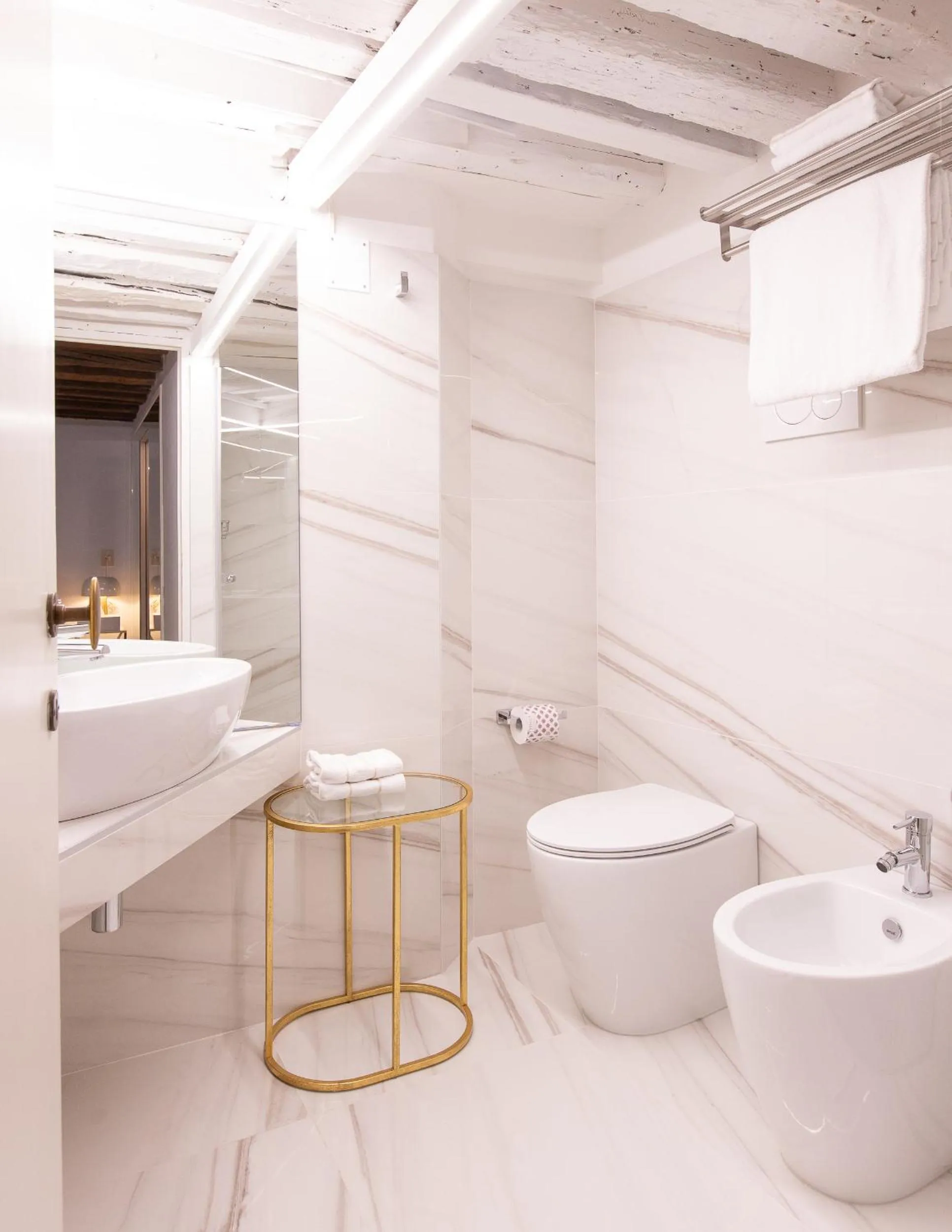 Bathroom in Palazzetto Pisani Grand Canal