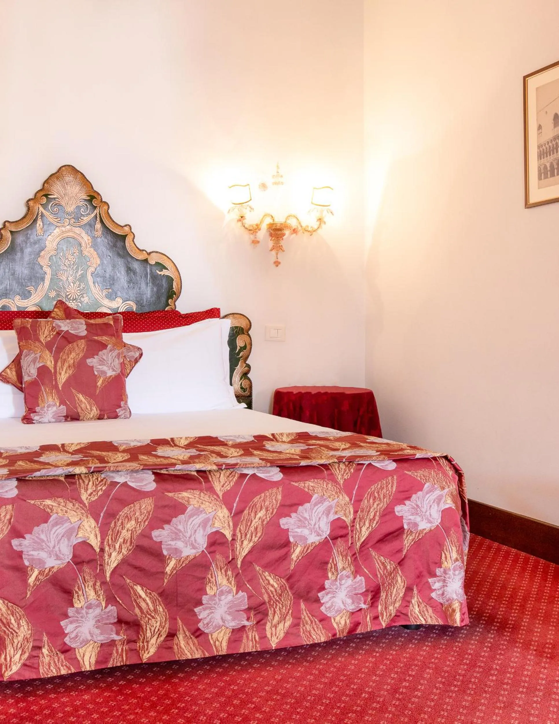 Bedroom, Bed in Palazzetto Pisani Grand Canal