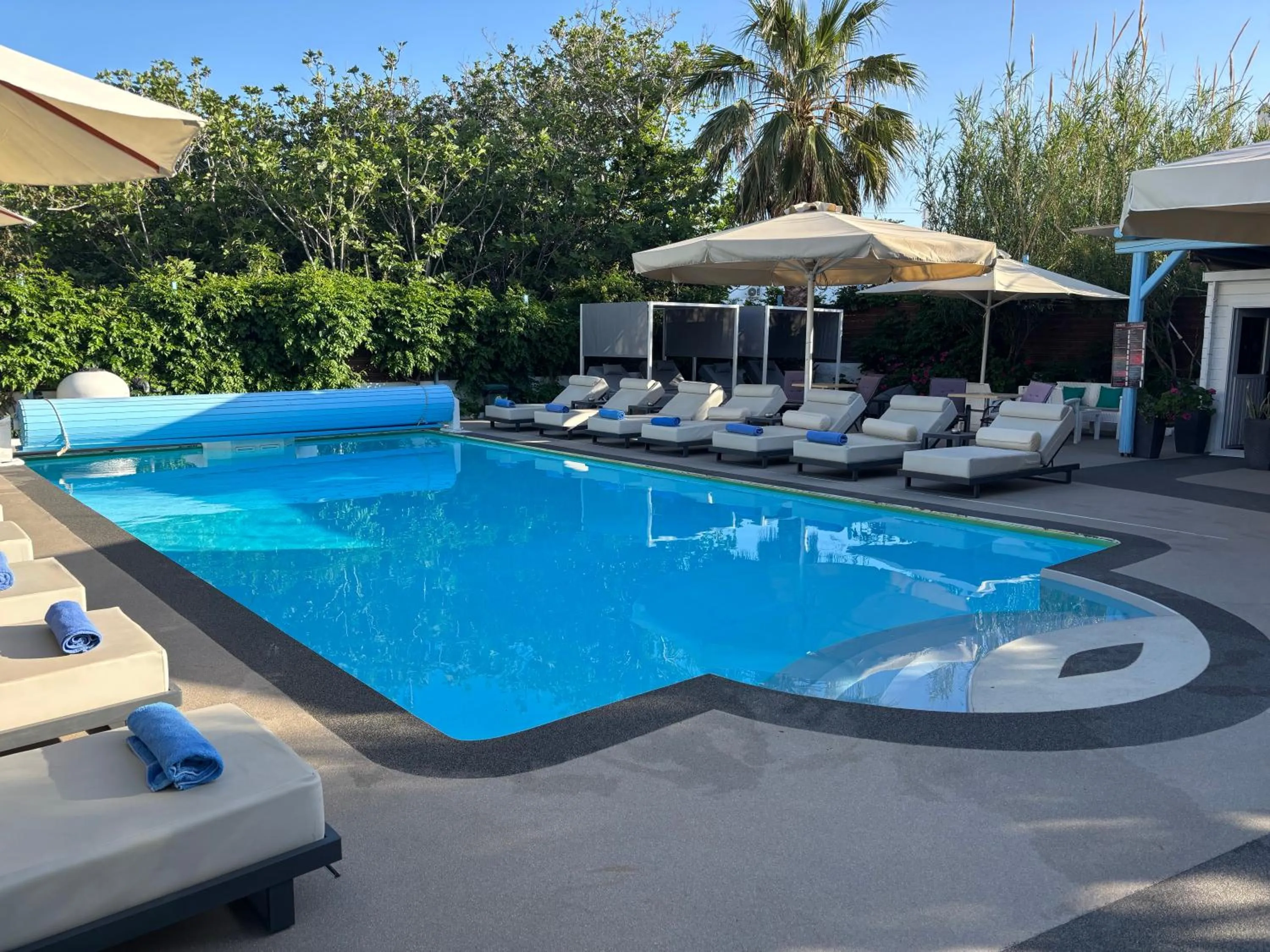 Swimming pool in Villa Katerina