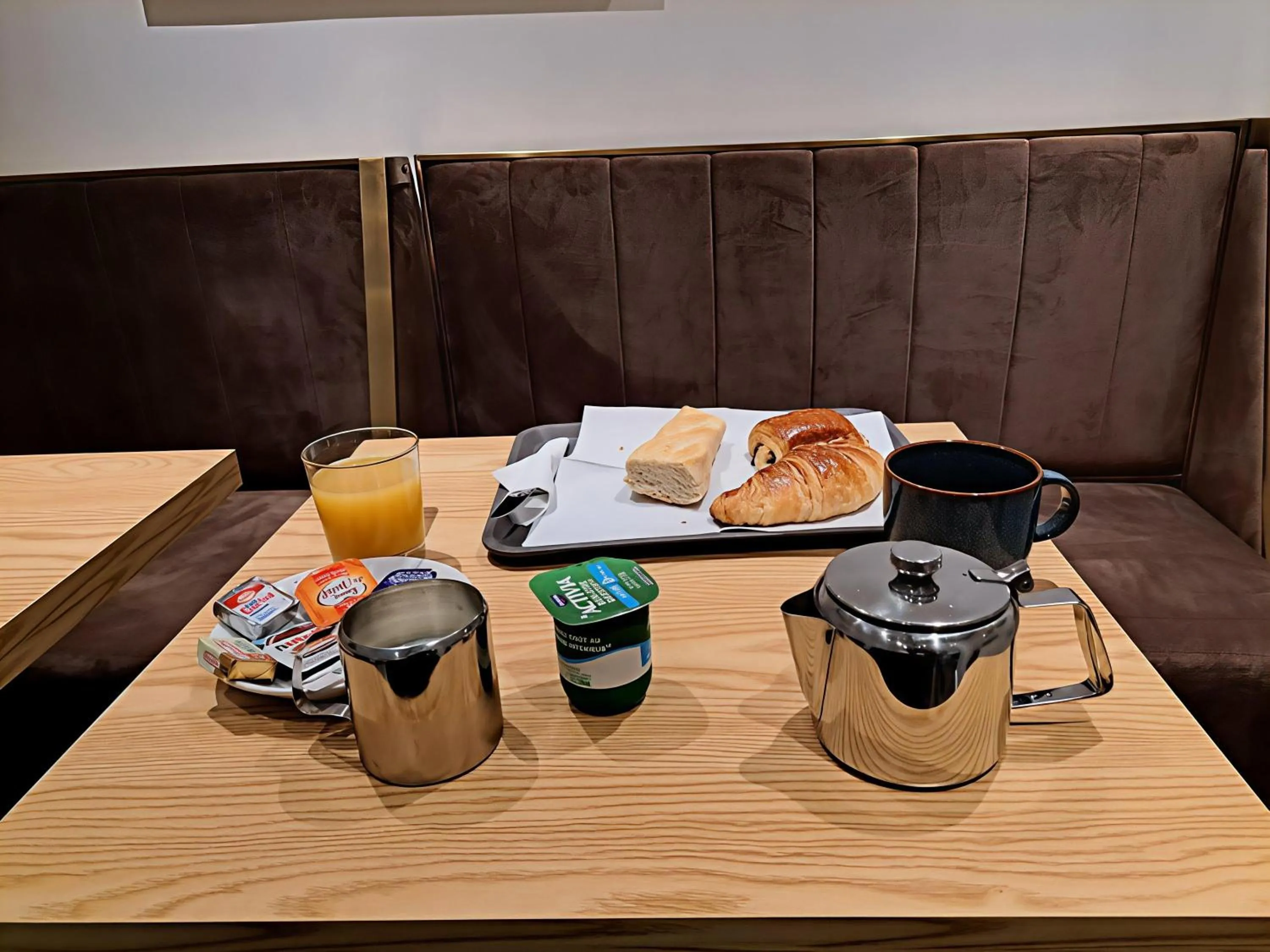 Breakfast in AMHotel Italie