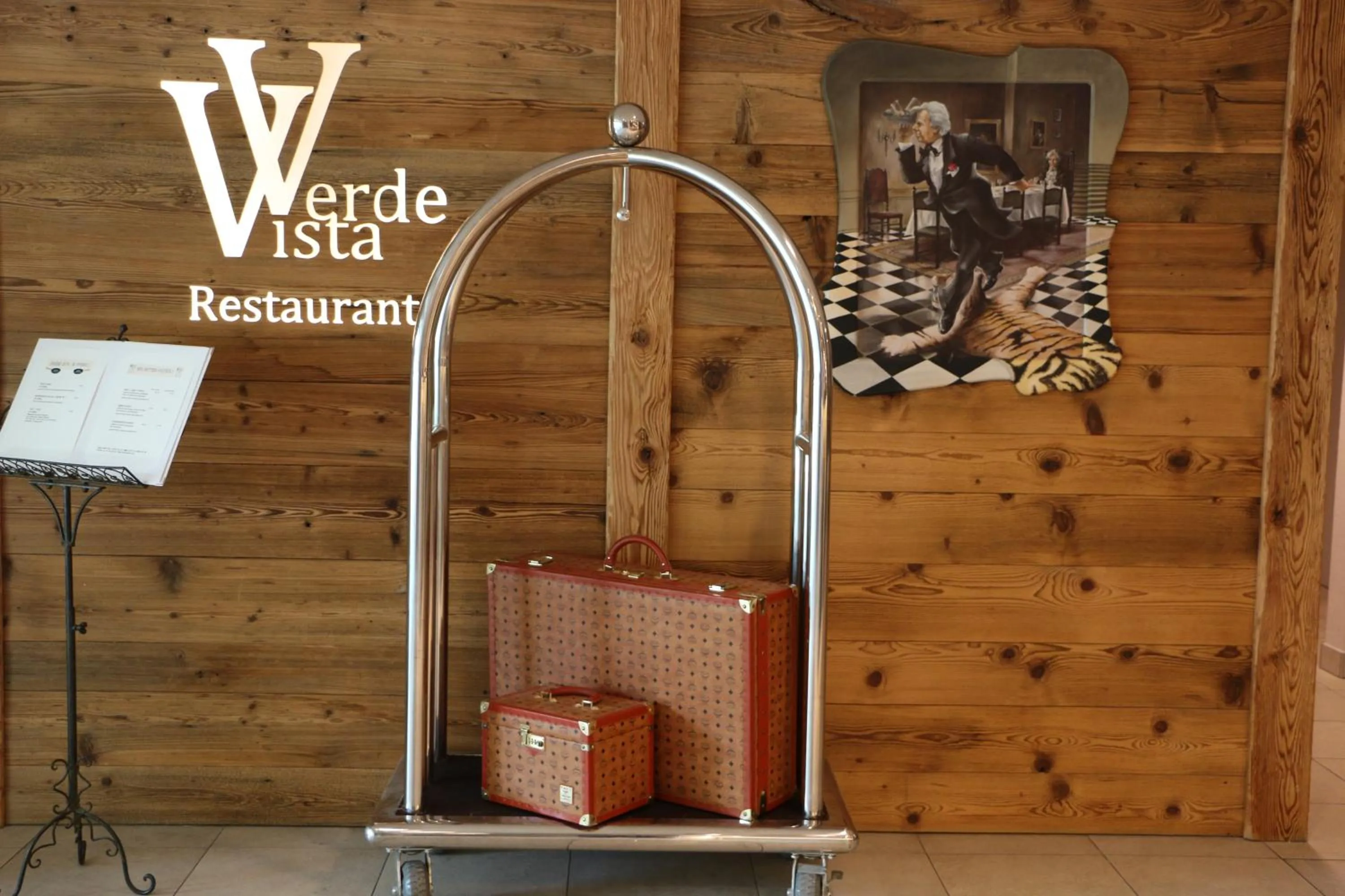 Restaurant/places to eat in Hotel Matt