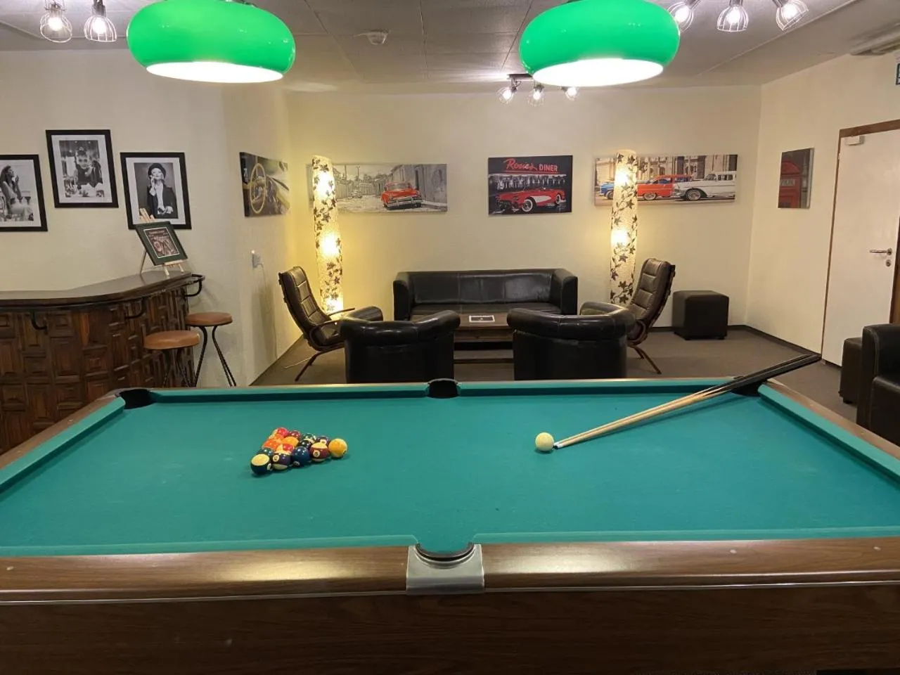 Billiard in Hotel Matt