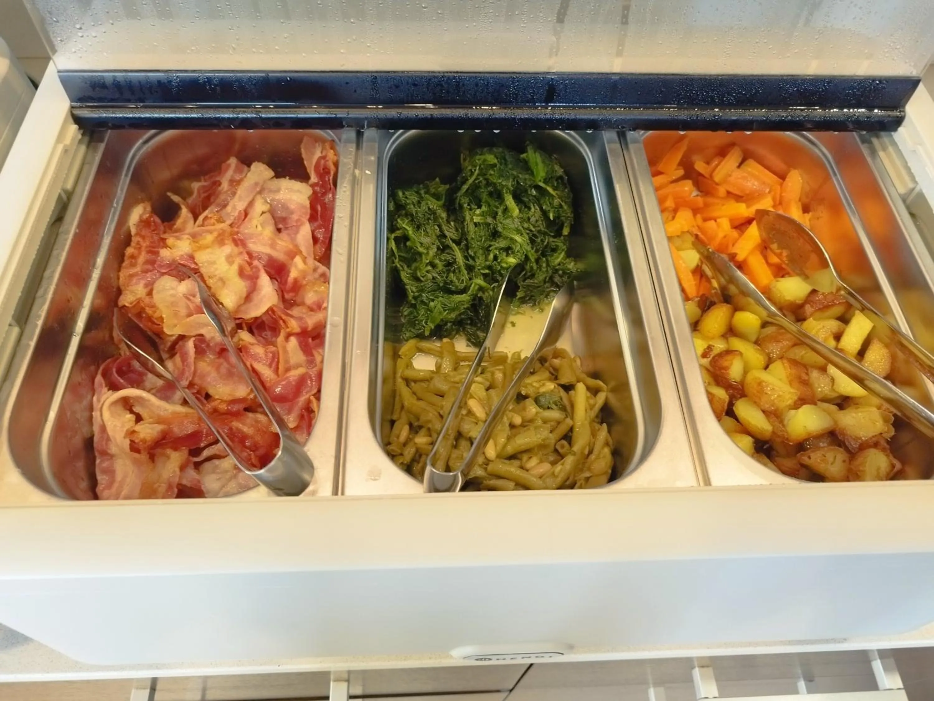 Breakfast in Kairos Garda Hotel