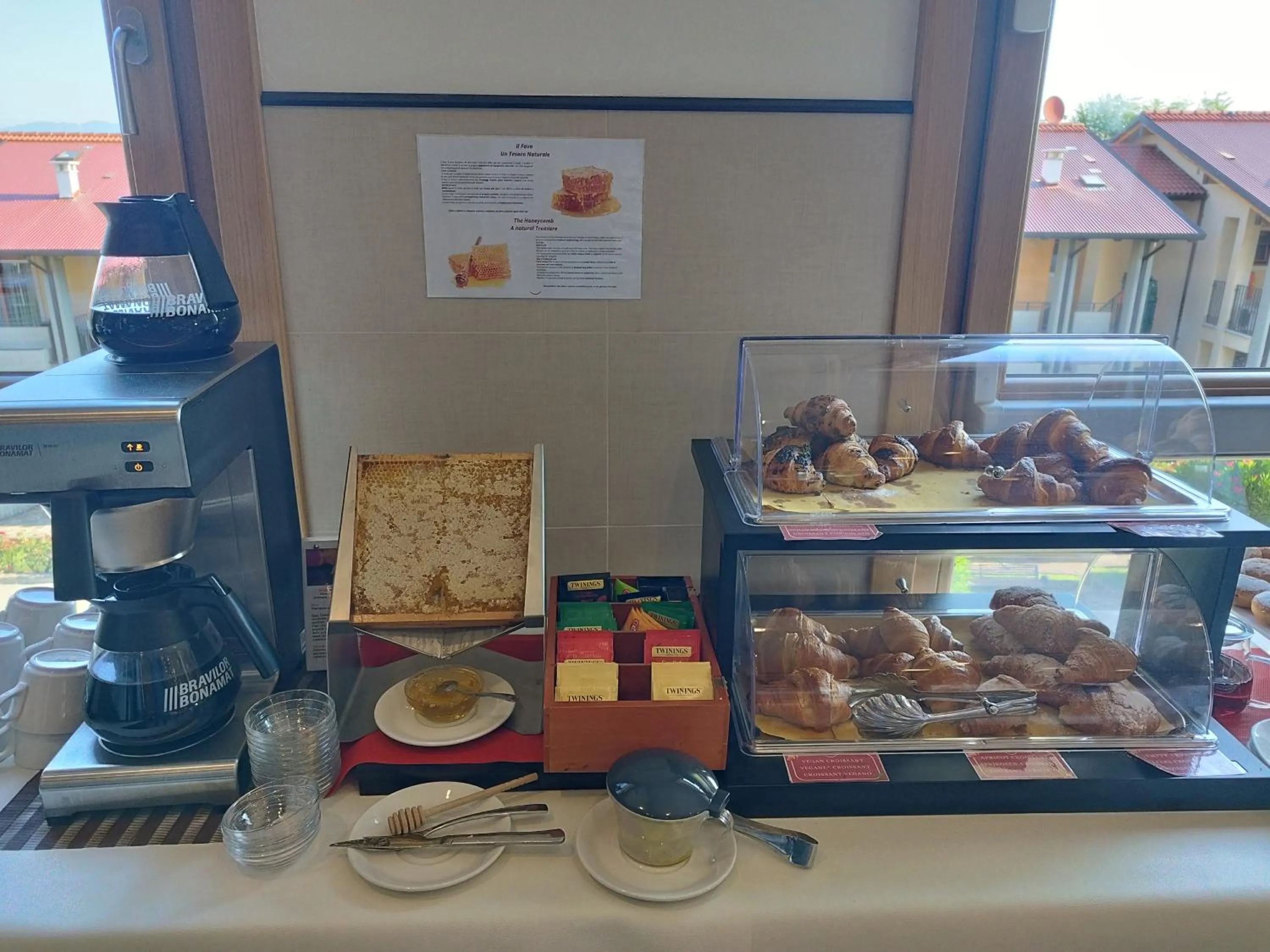 Breakfast in Kairos Garda Hotel