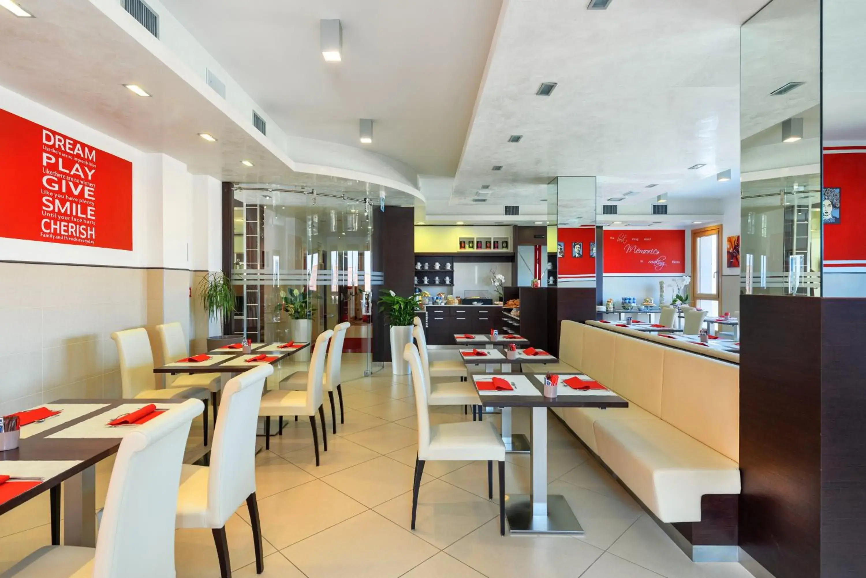 Restaurant/places to eat in Kairos Garda Hotel Restaurant/places to eat in Kairos Garda Hotel