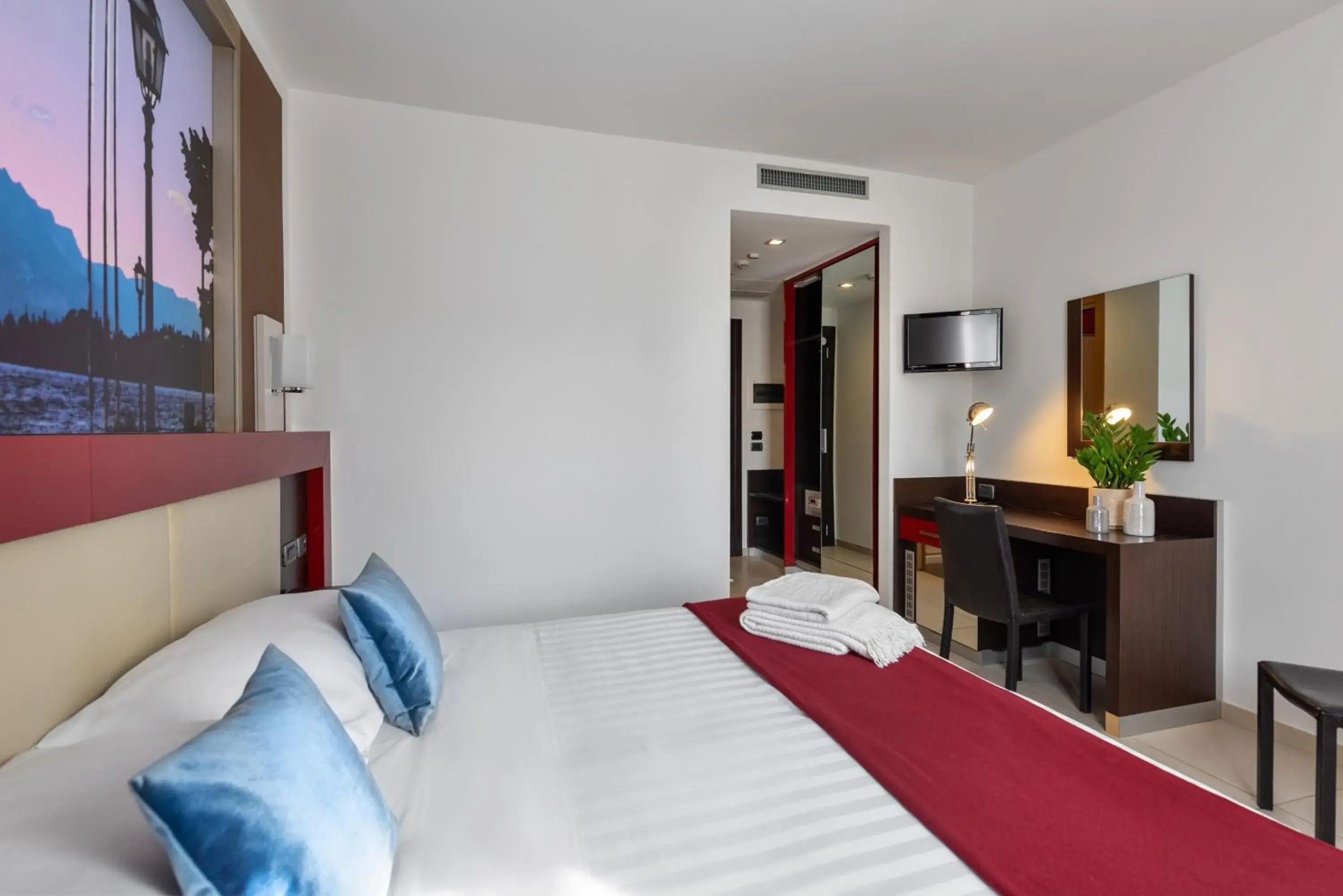 Bed in Kairos Garda Hotel Bed in Kairos Garda Hotel