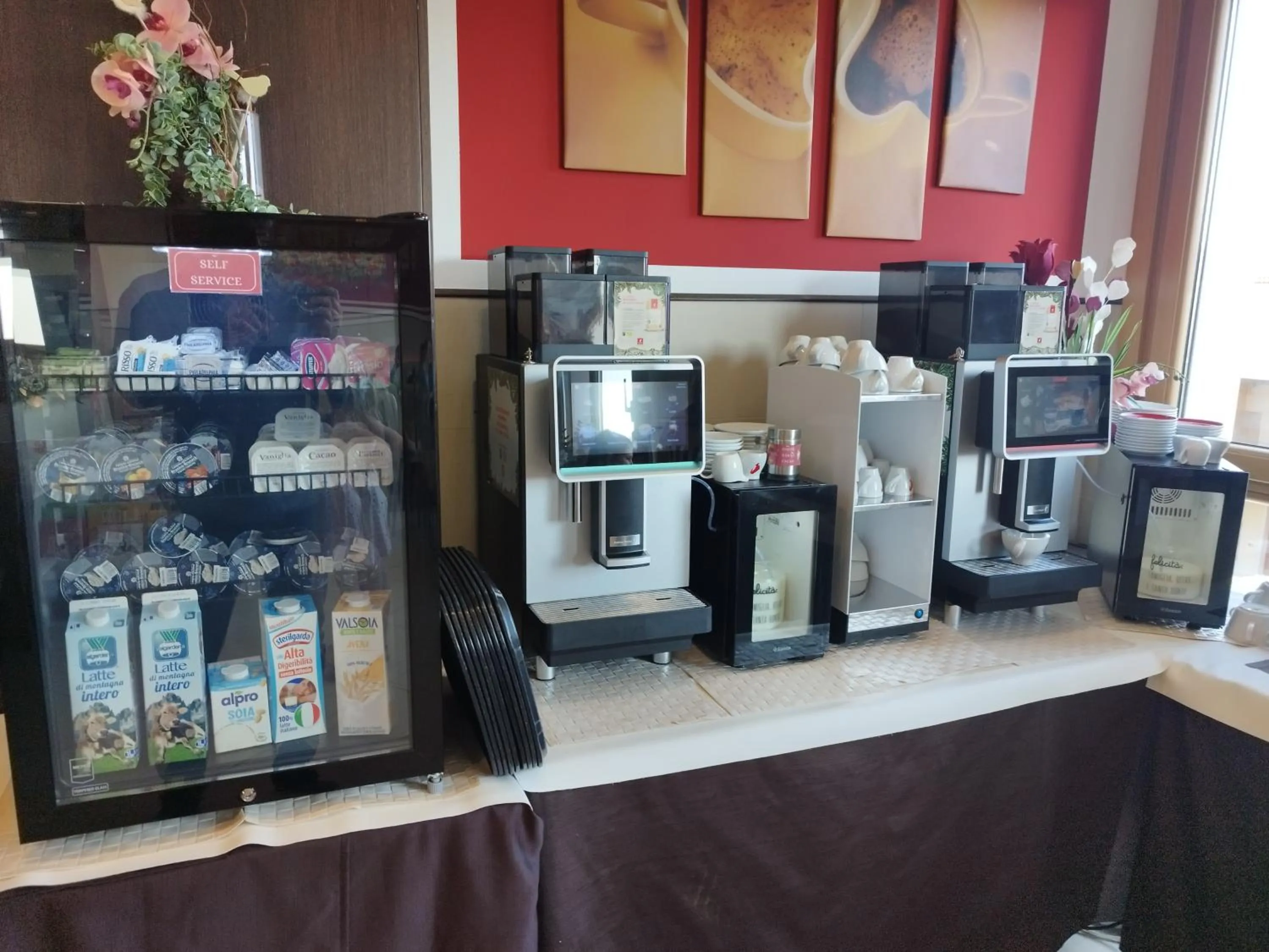 Breakfast in Kairos Garda Hotel