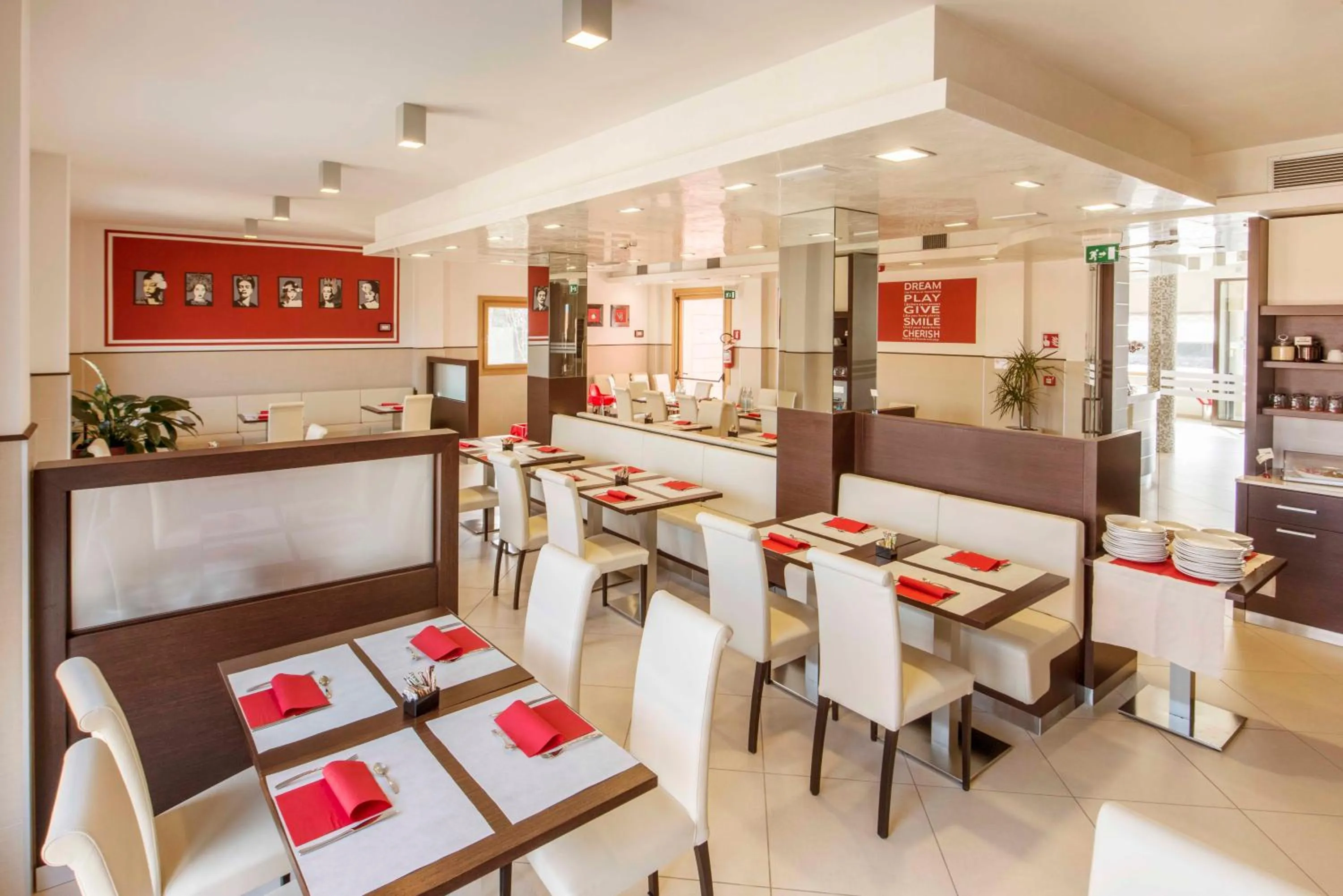 Breakfast in Kairos Garda Hotel