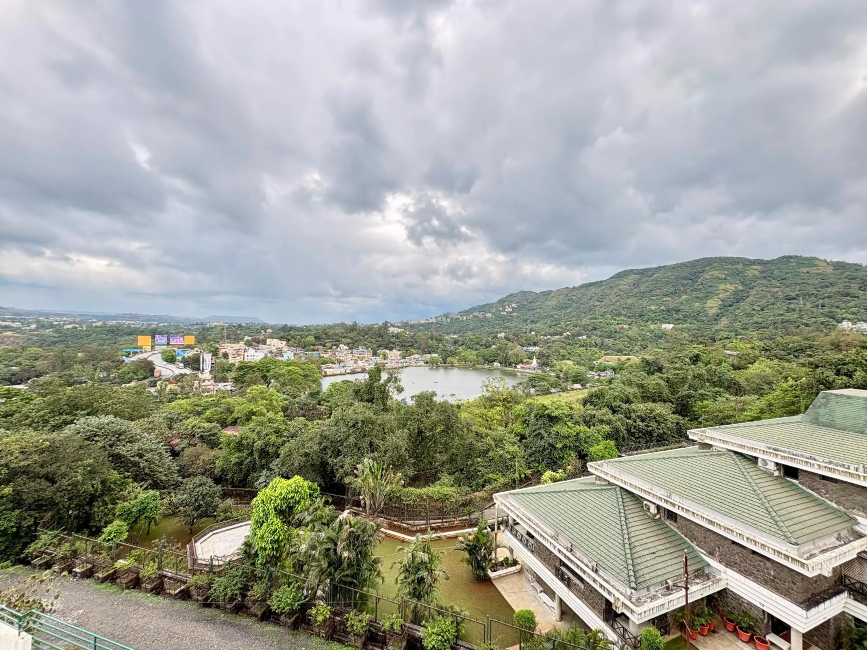 Double Room with Mountain View in Sunrise Hill Resort Double Room with Mountain View in Sunrise Hill Resort