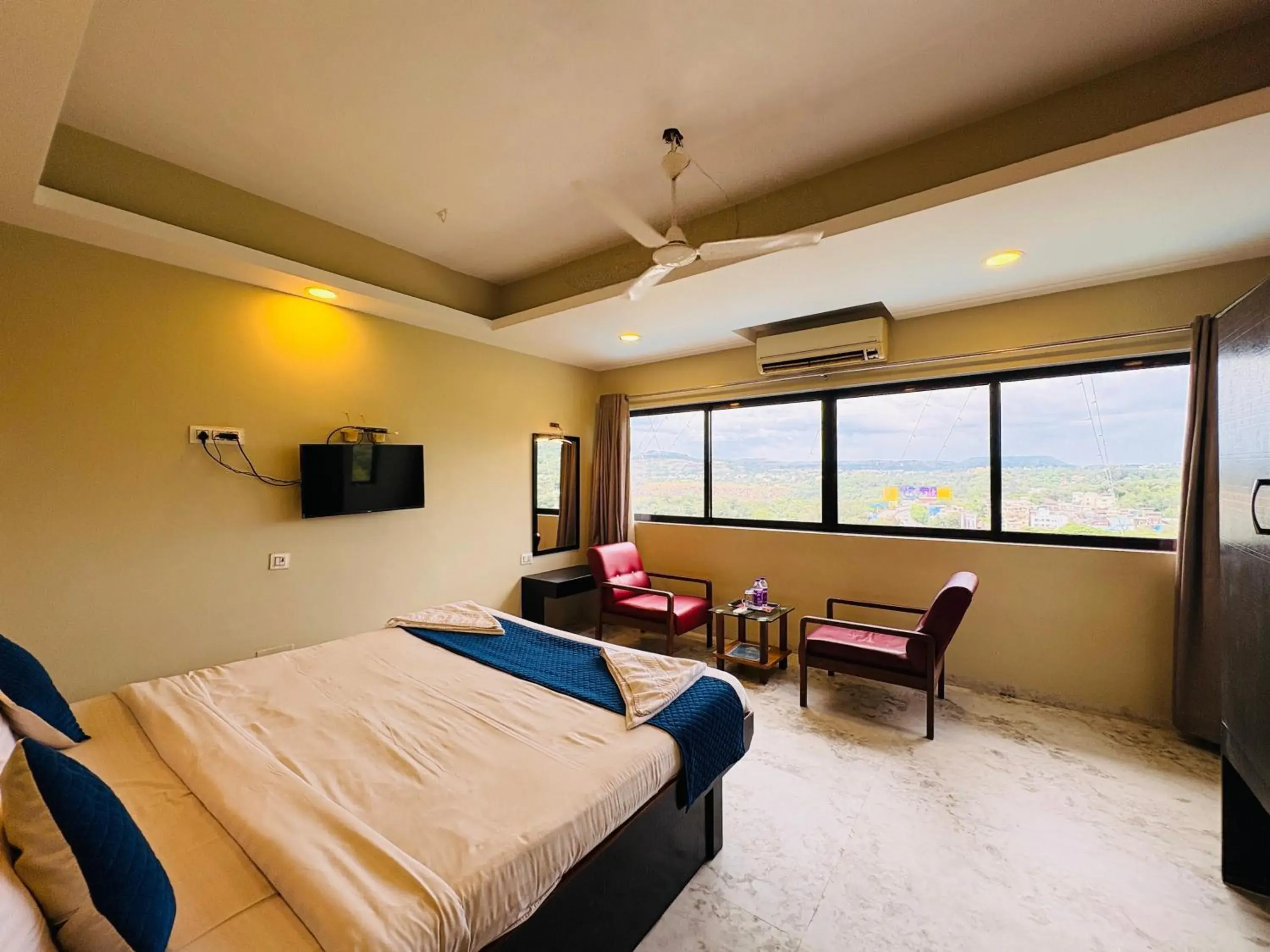 Double Room with Mountain View in Sunrise Hill Resort Double Room with Mountain View in Sunrise Hill Resort