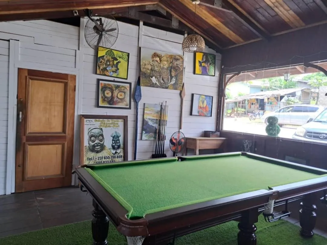 Dining area in Hôtel Restaurant Gites Kribi
