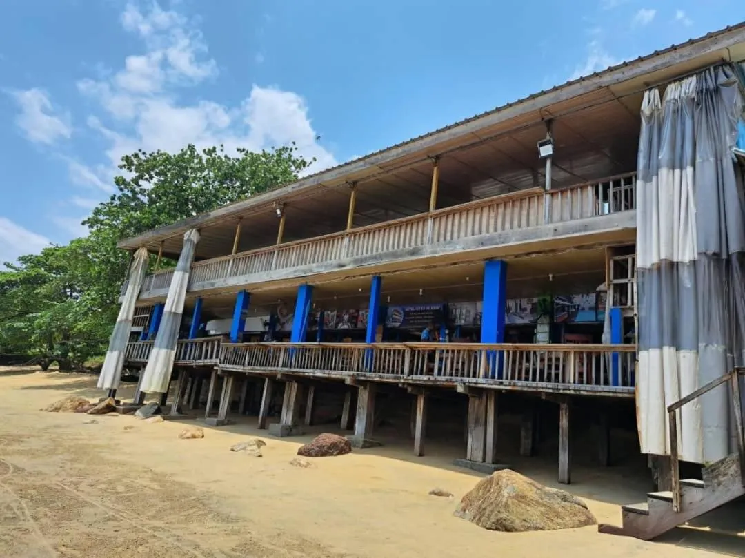 Dining area in Hôtel Restaurant Gites Kribi