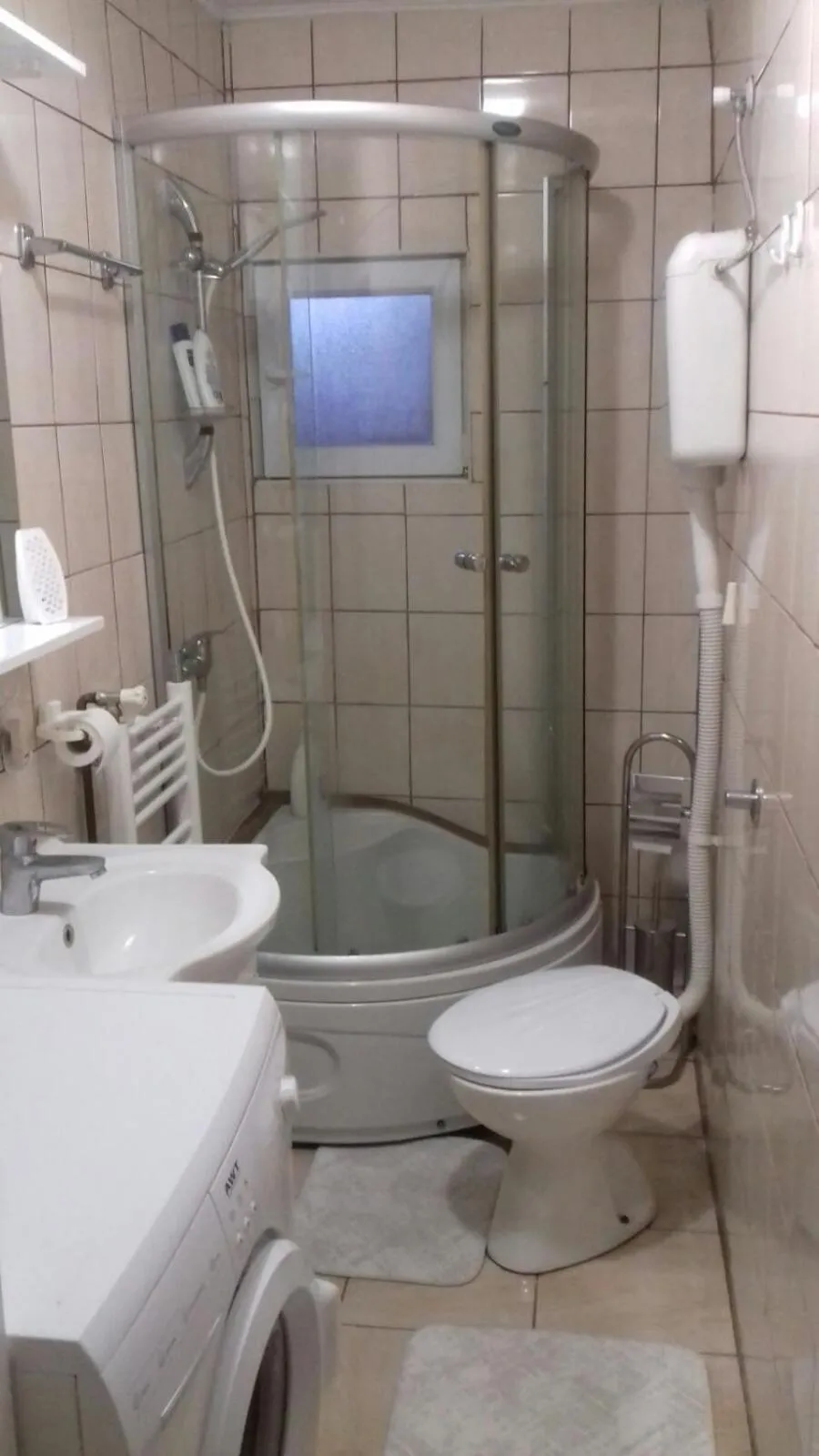 Modern&Cozy Bosnian house with GARDEN+FREE parking