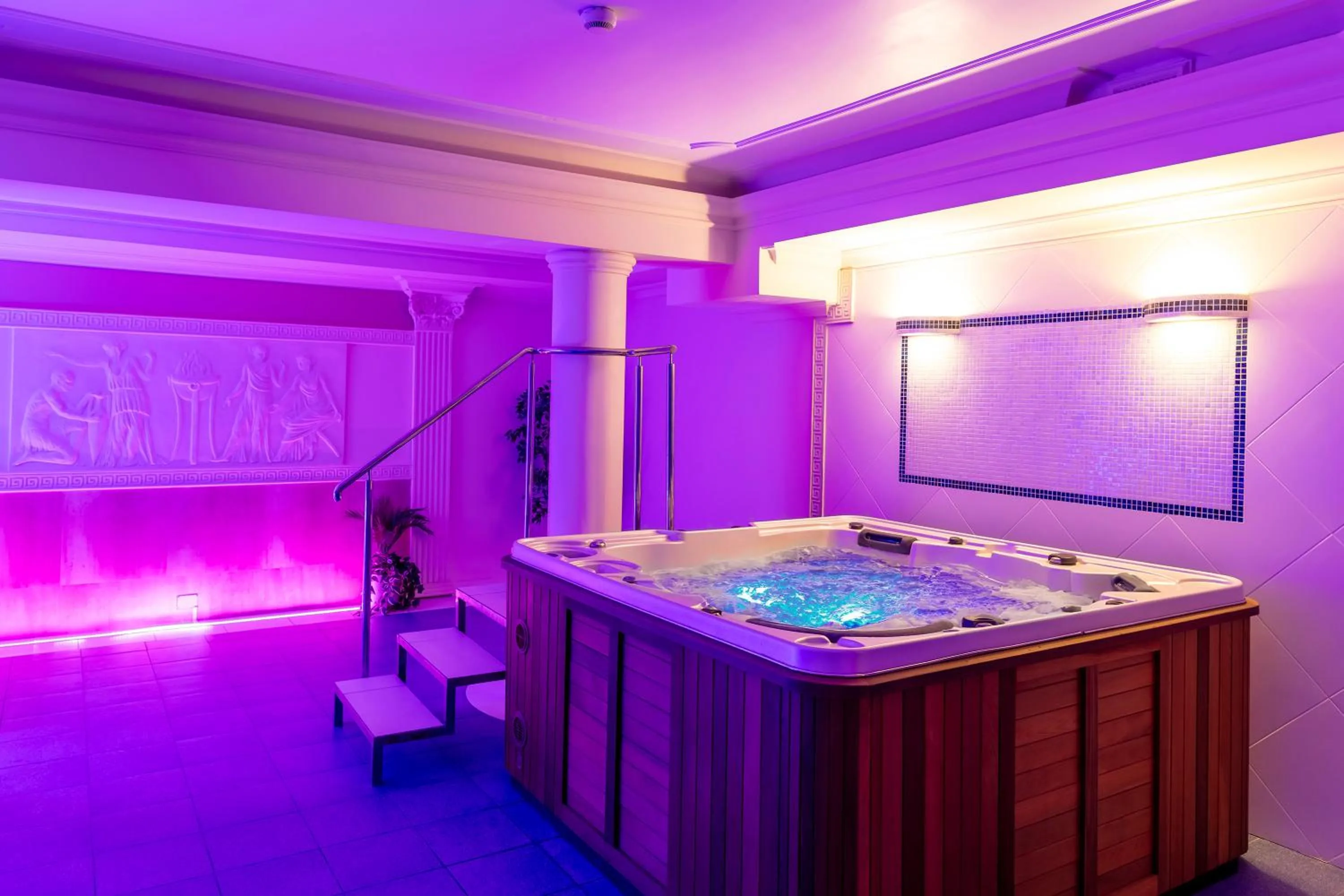 Hot Tub in Hotel Arkadia Royal