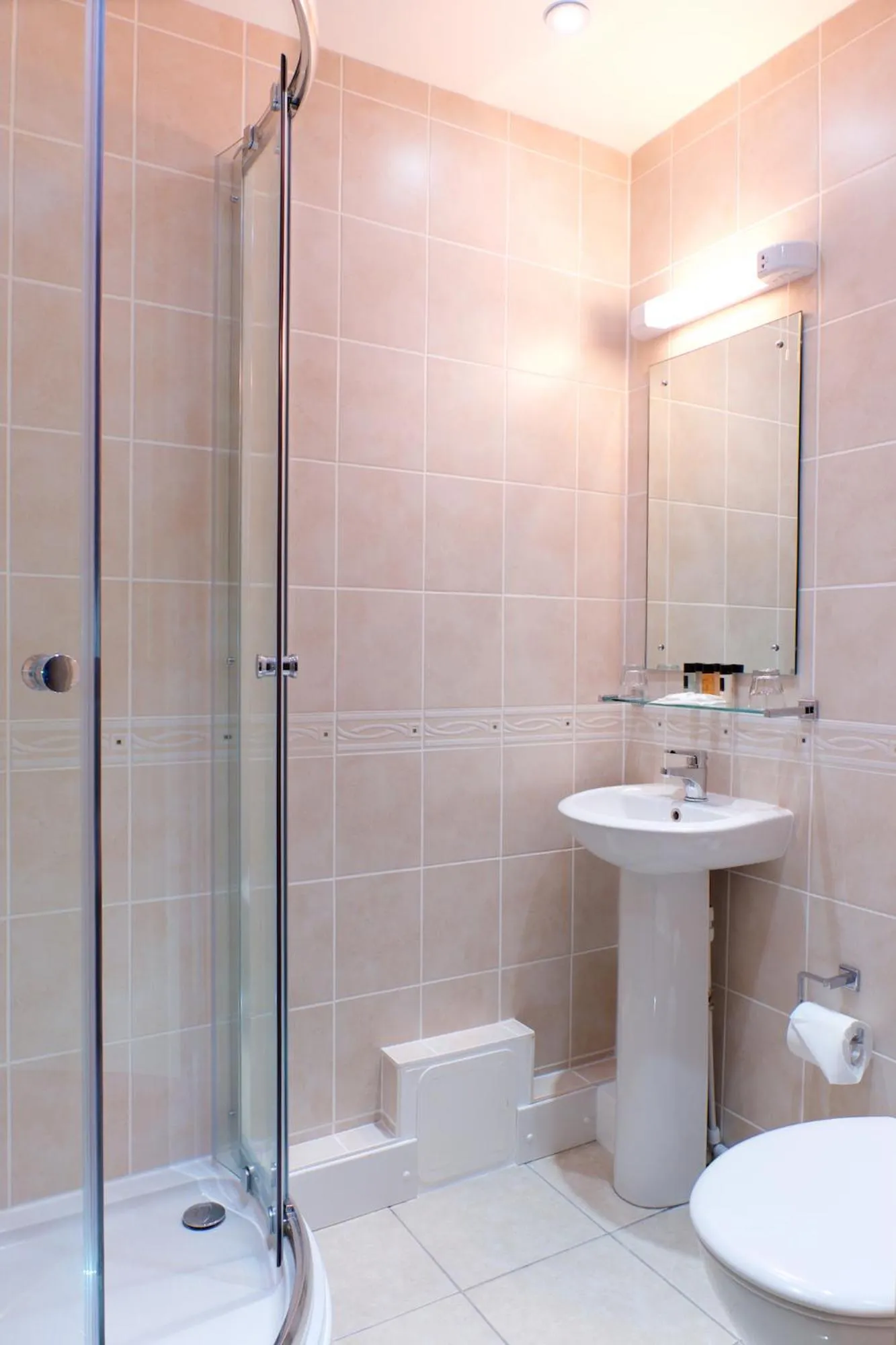 Bathroom in Livermead Cliff Hotel